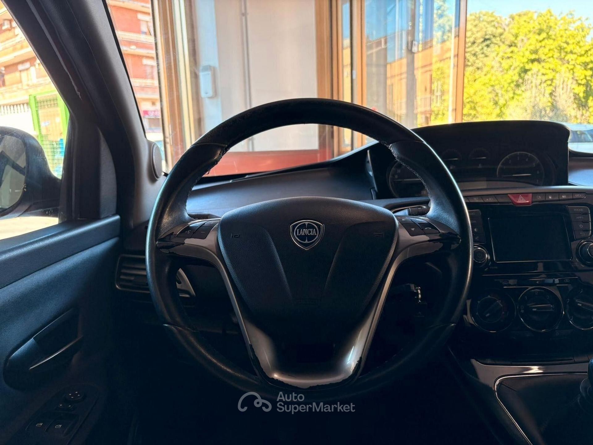 Lancia Ypsilon