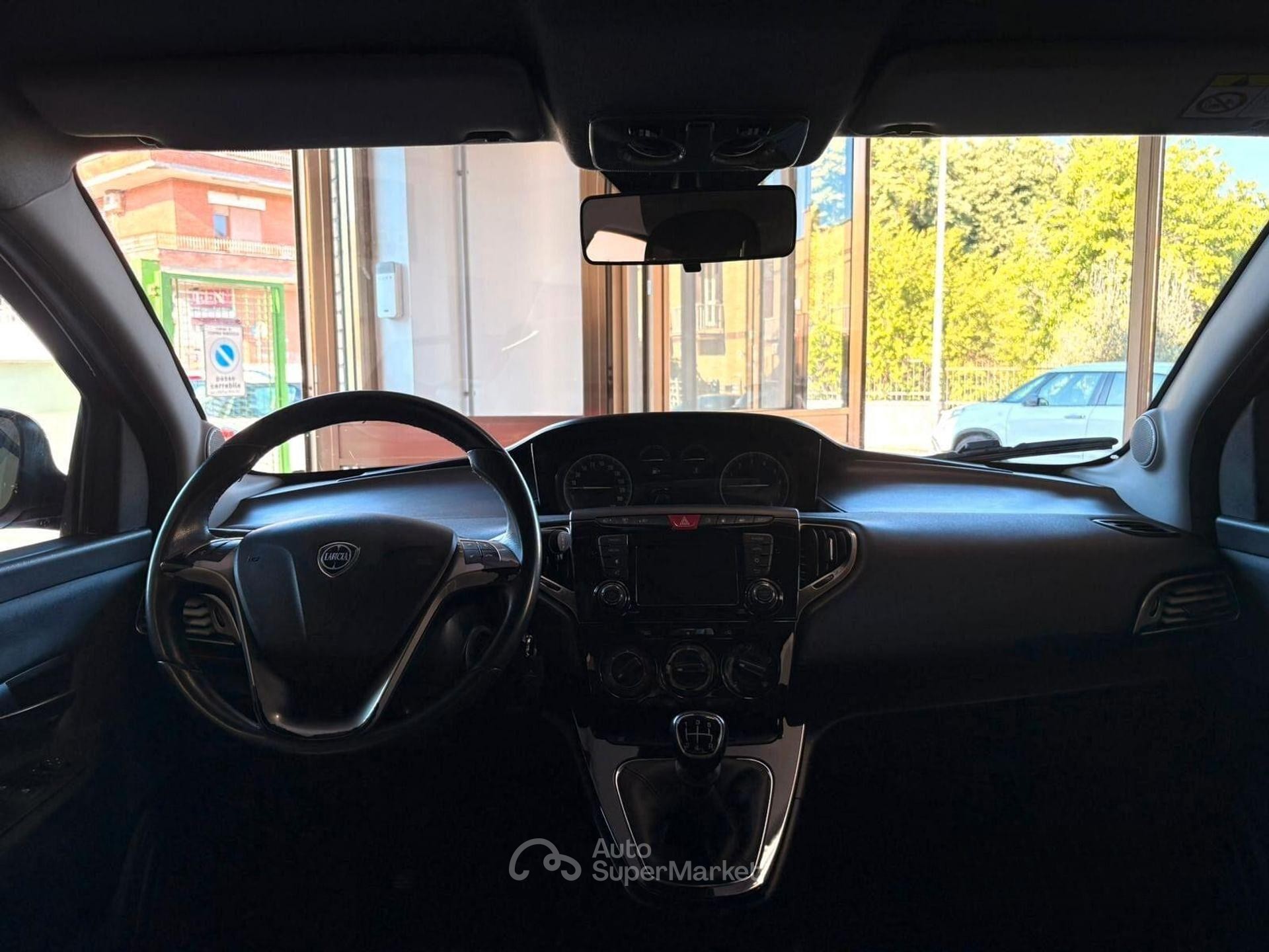 Lancia Ypsilon