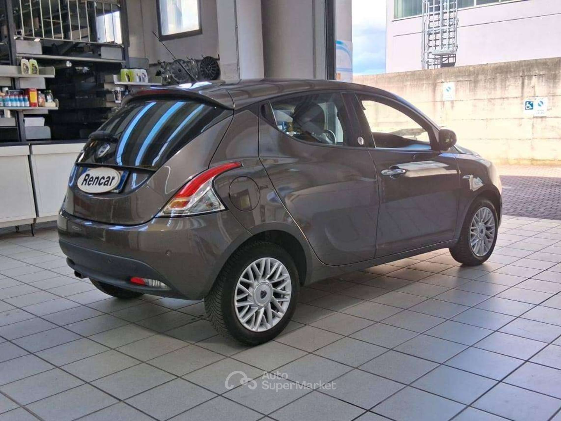 Lancia Ypsilon