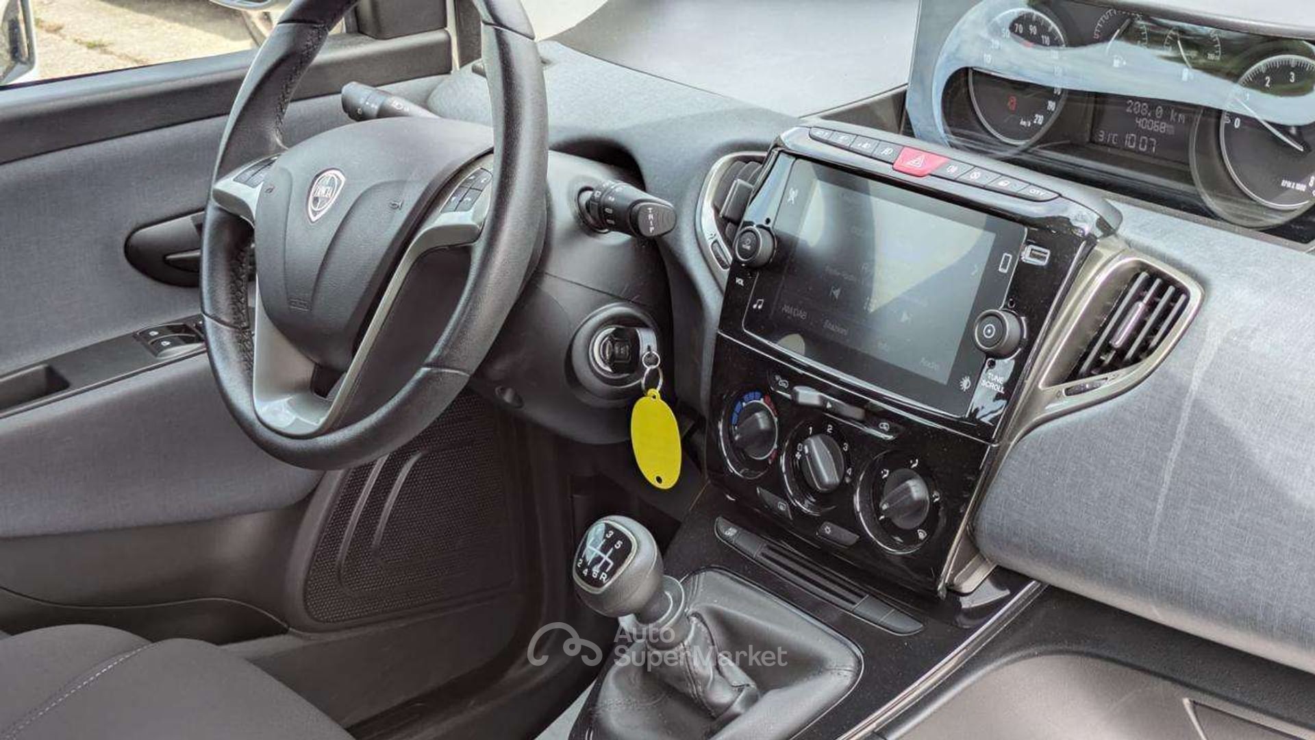 Lancia Ypsilon