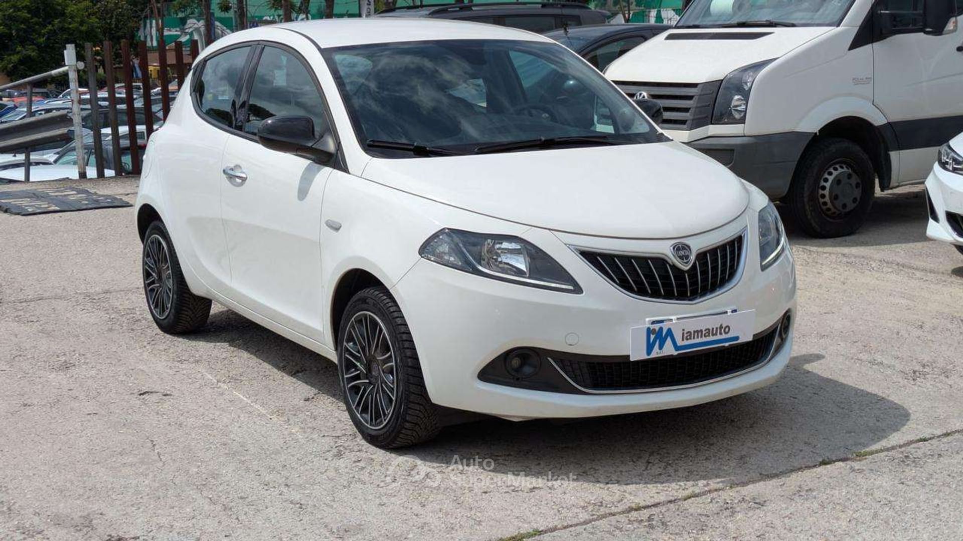 Lancia Ypsilon