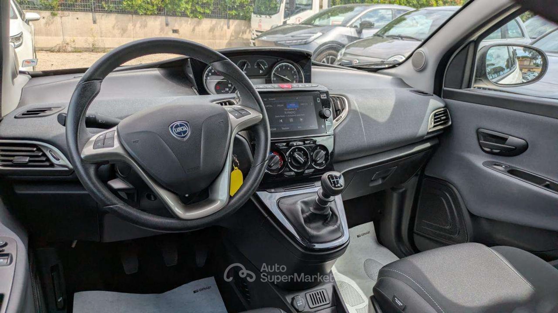 Lancia Ypsilon
