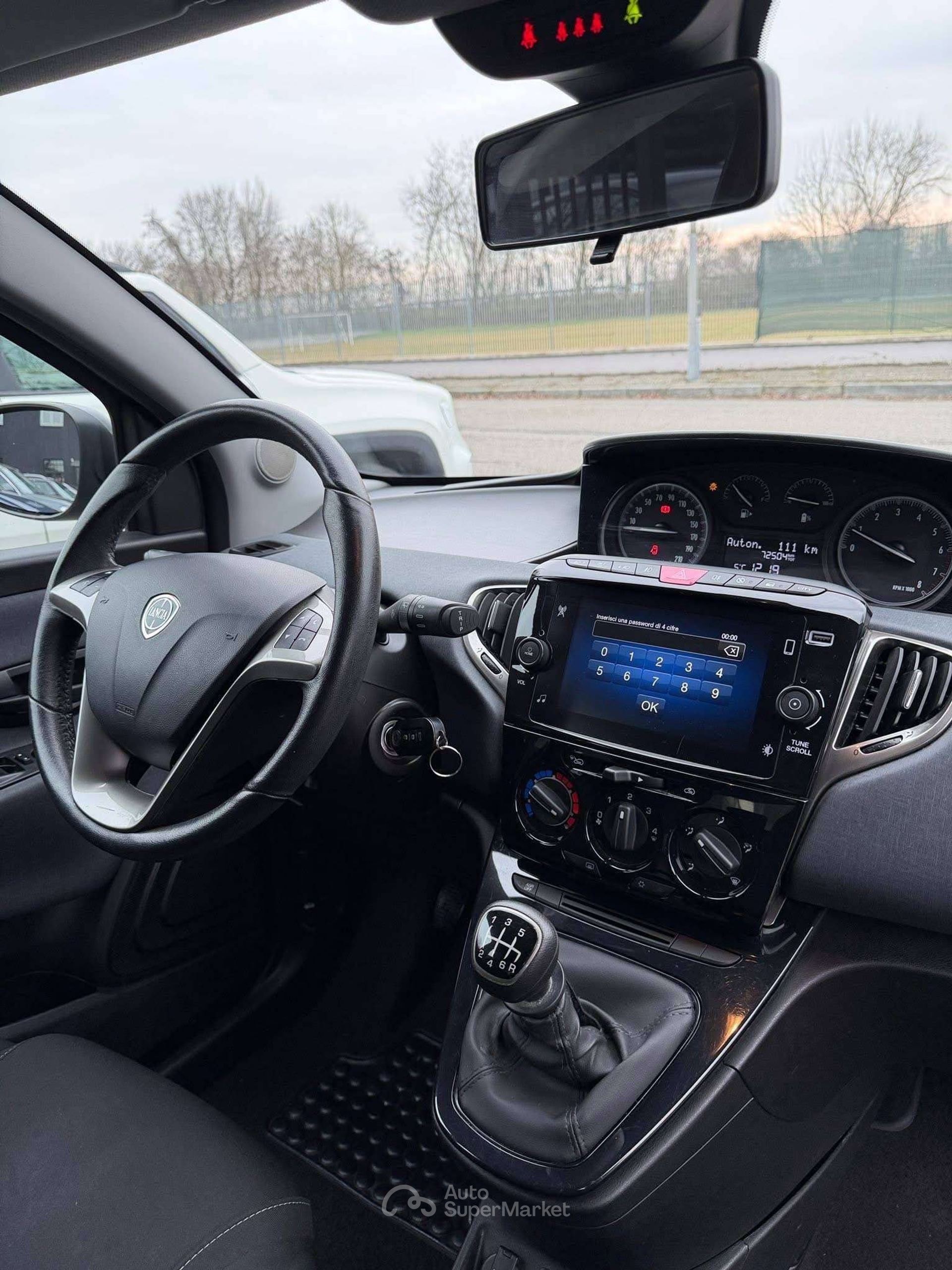 Lancia Ypsilon