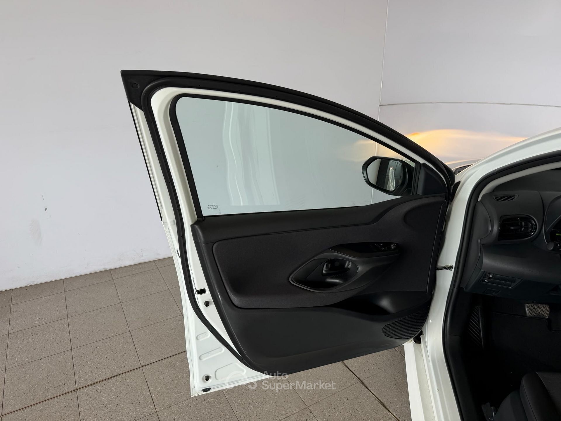 Mazda 2 Hybrid