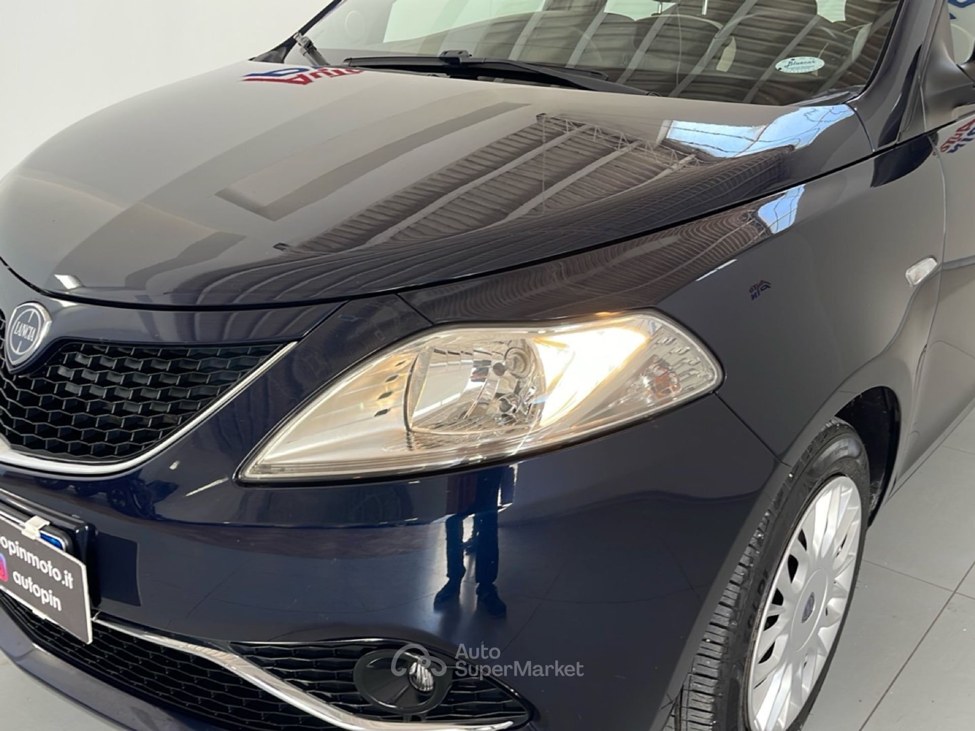 Lancia Ypsilon