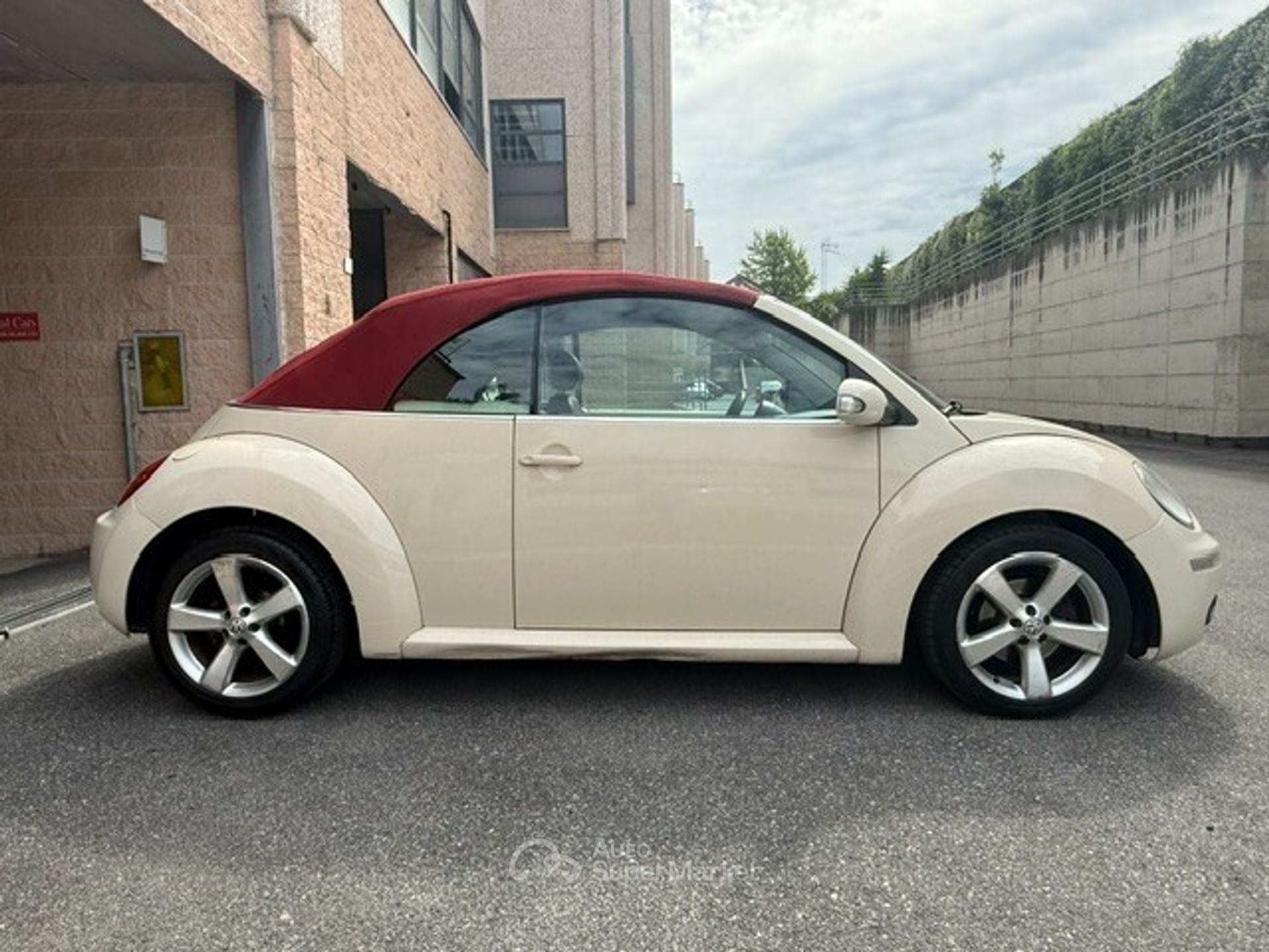 Volkswagen New Beetle