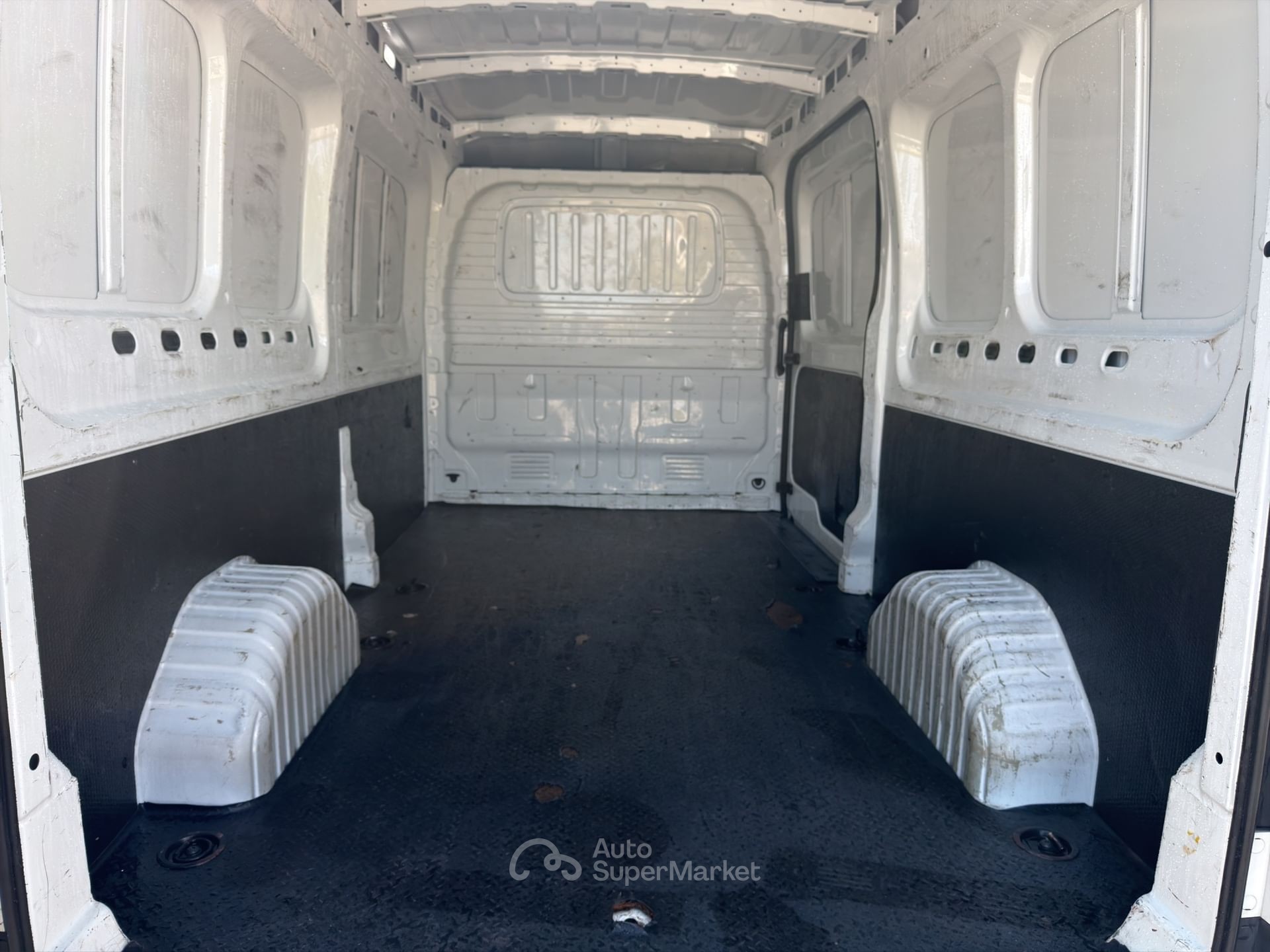 Maxus Deliver9