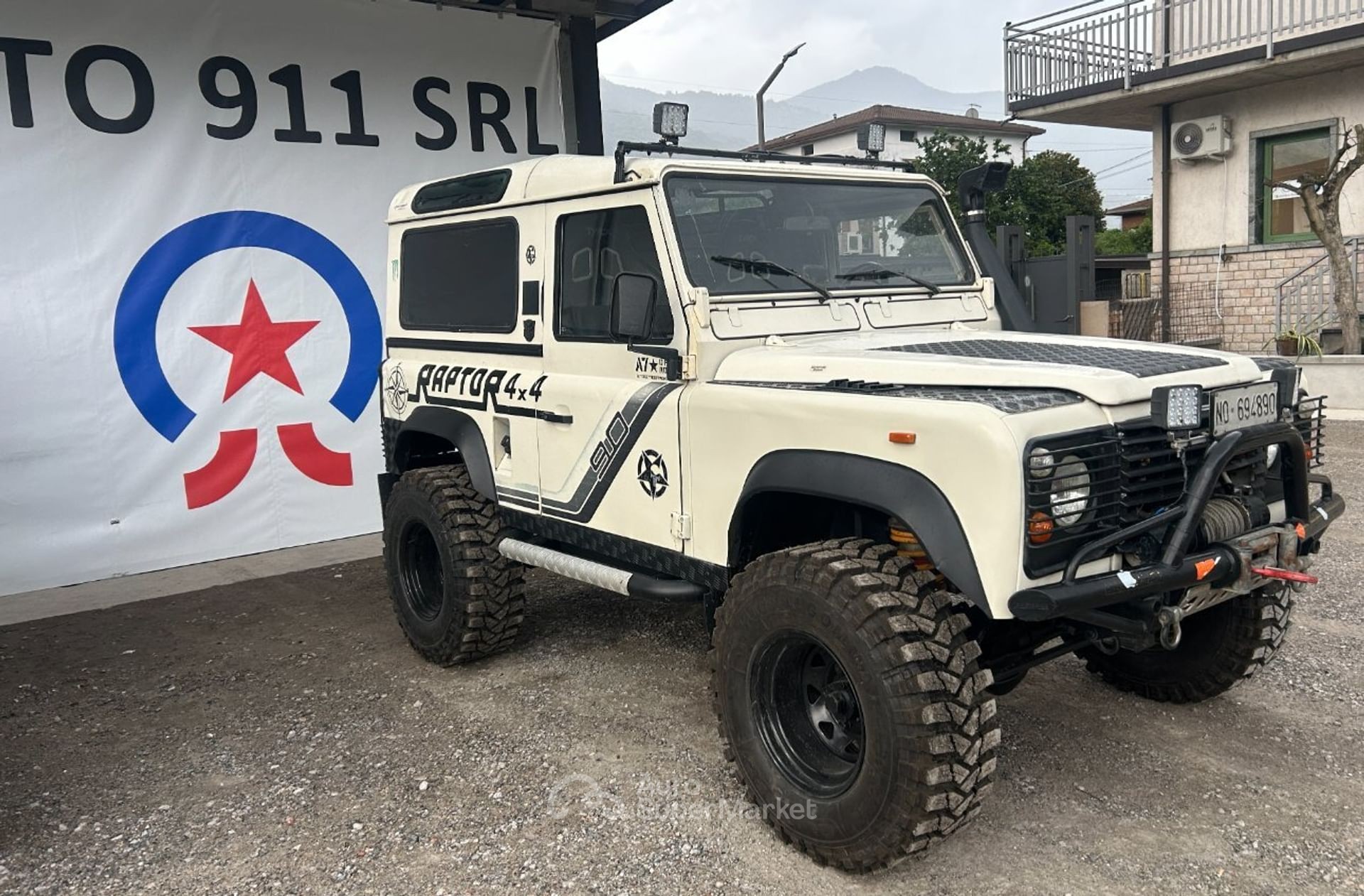 Land Rover Defender