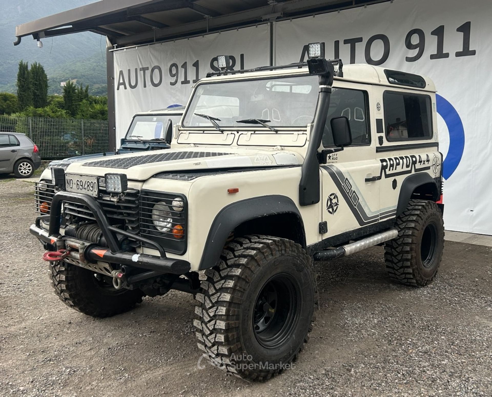 Land Rover Defender