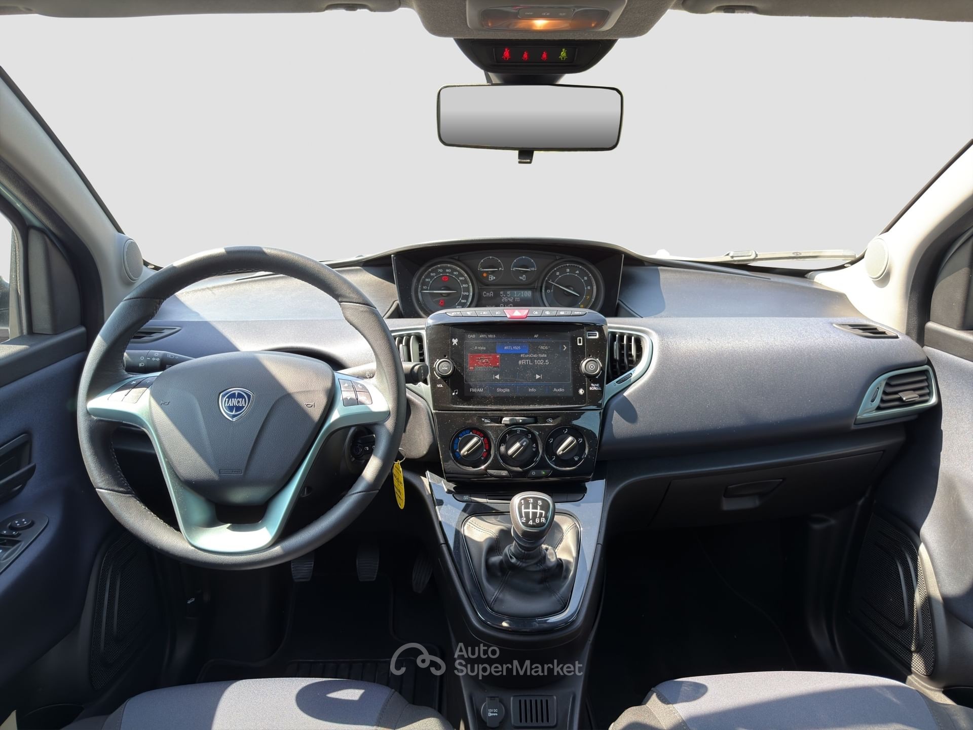 Lancia Ypsilon