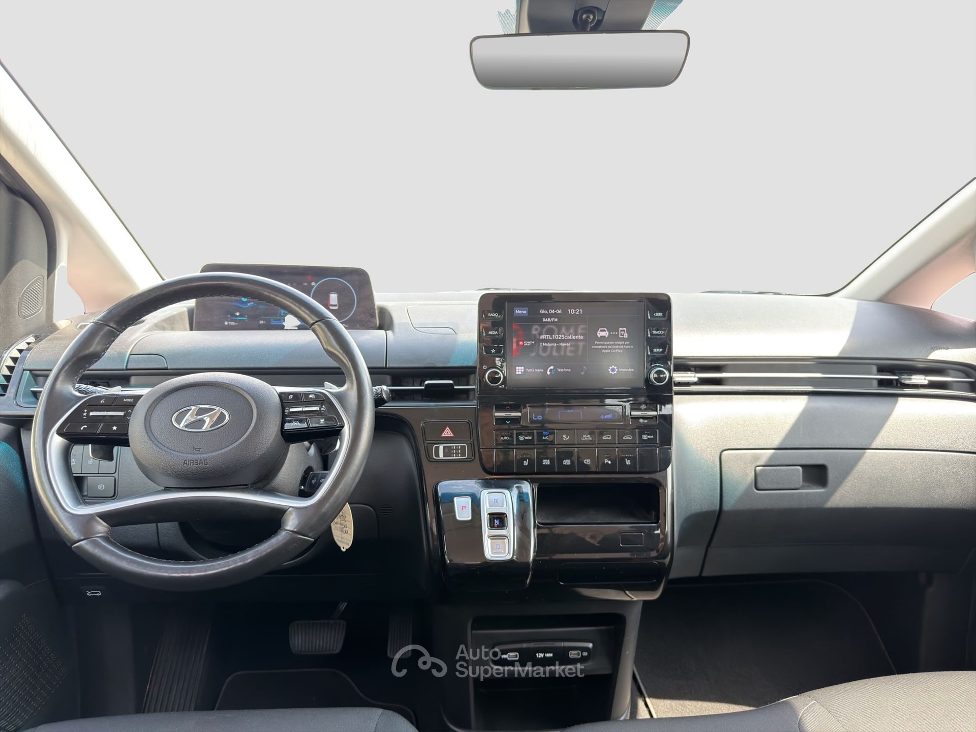 Hyundai Staria