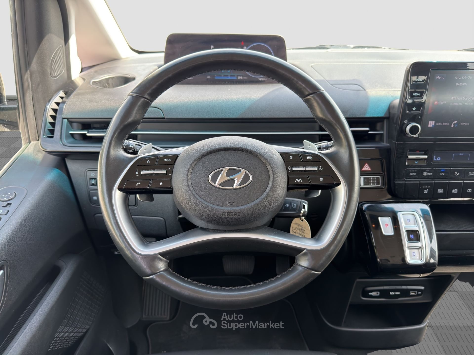 Hyundai Staria