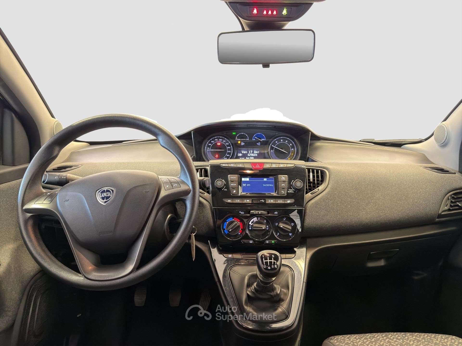 Lancia Ypsilon