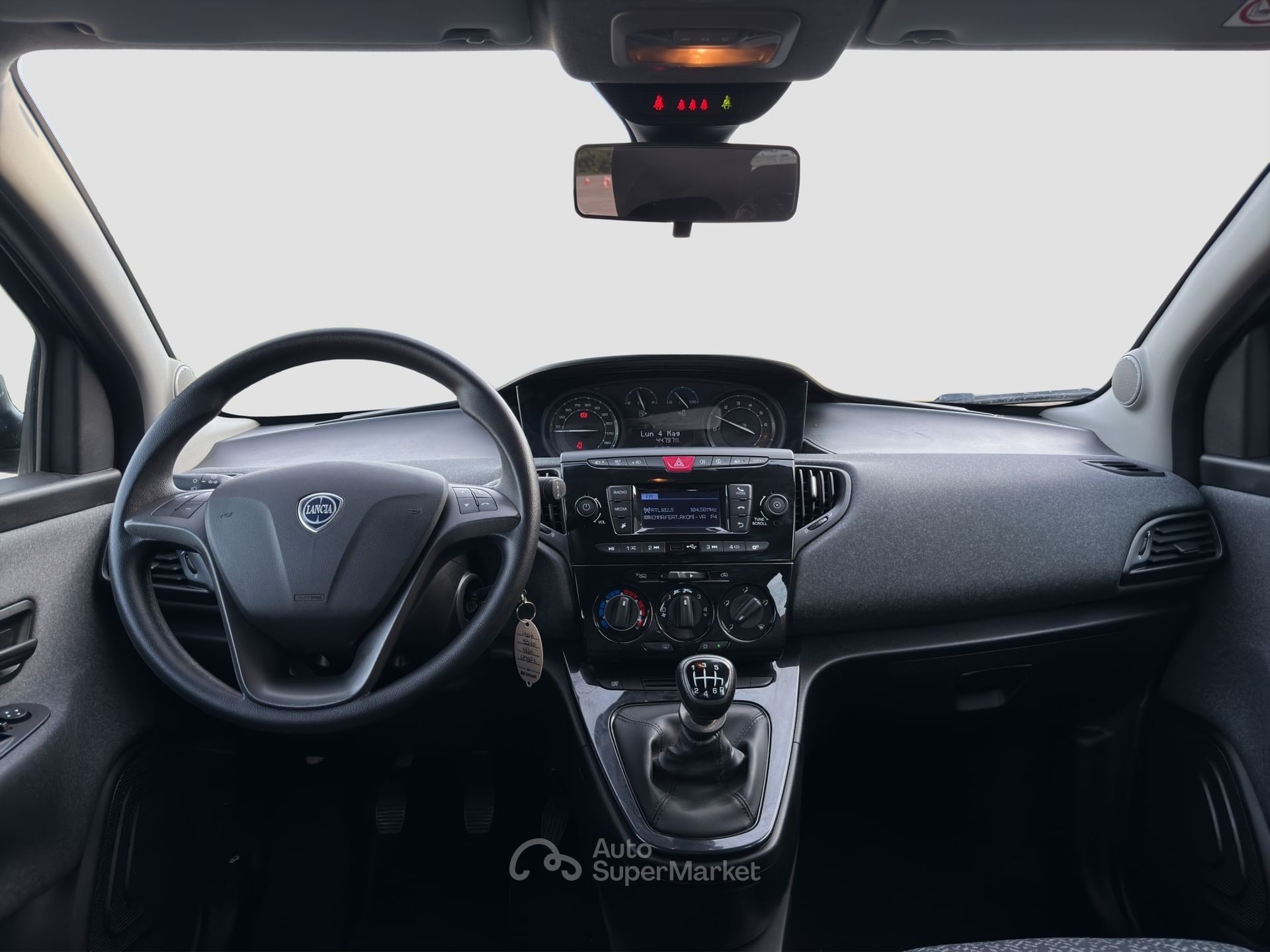 Lancia Ypsilon