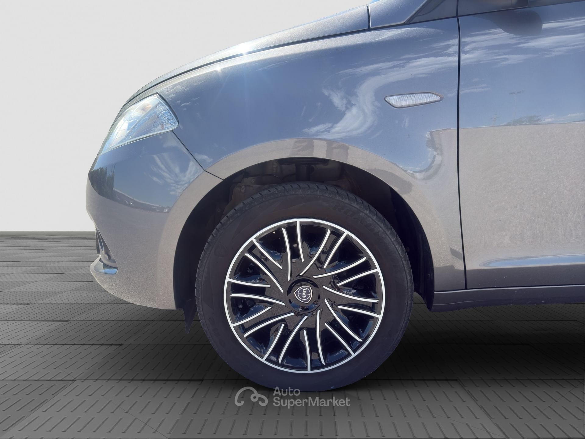 Lancia Ypsilon