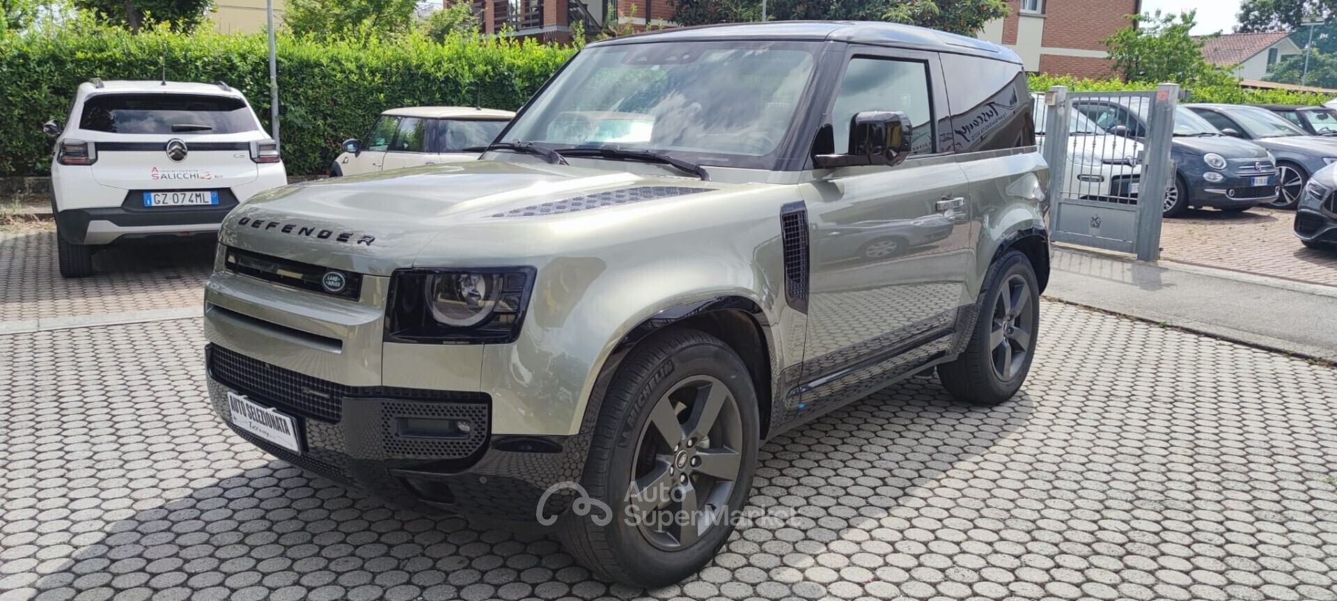 Land Rover Defender