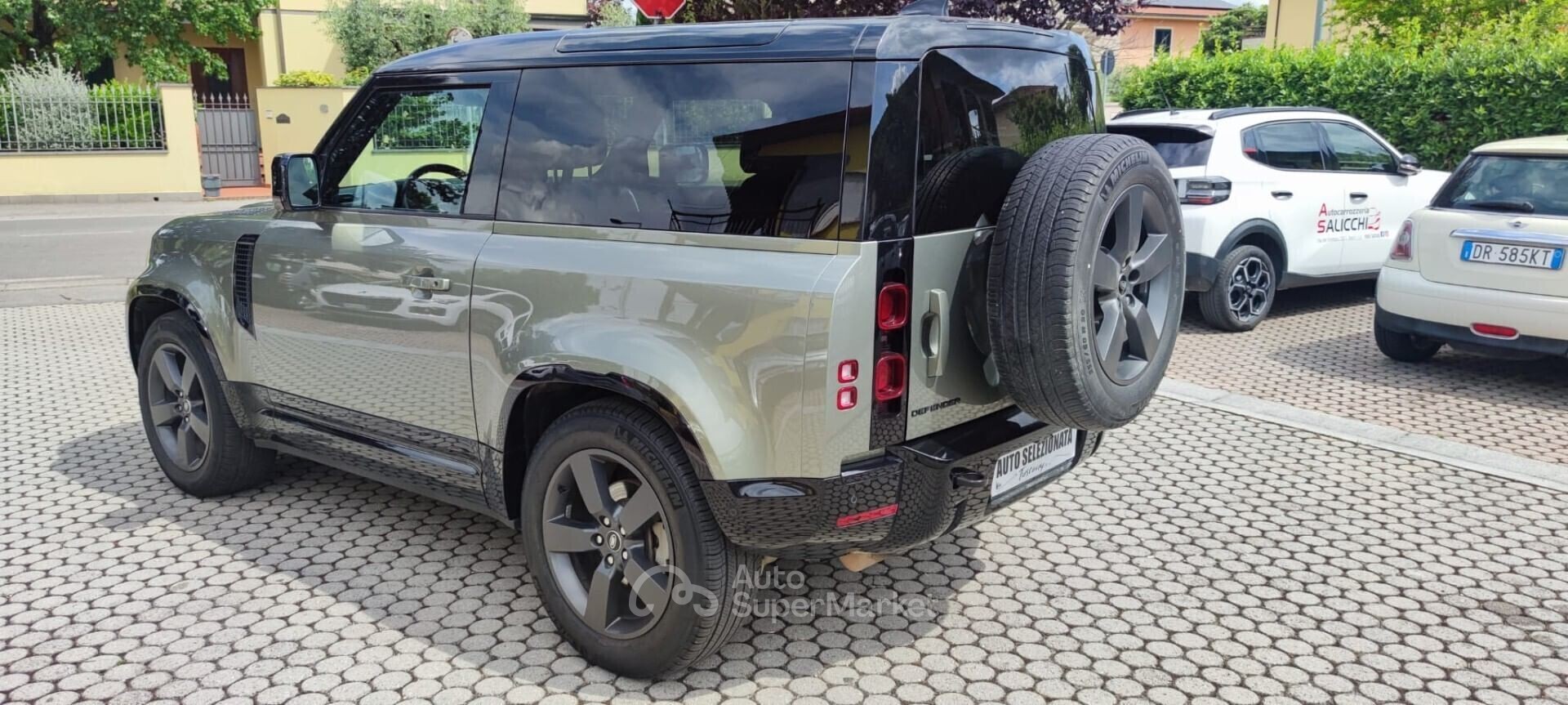 Land Rover Defender