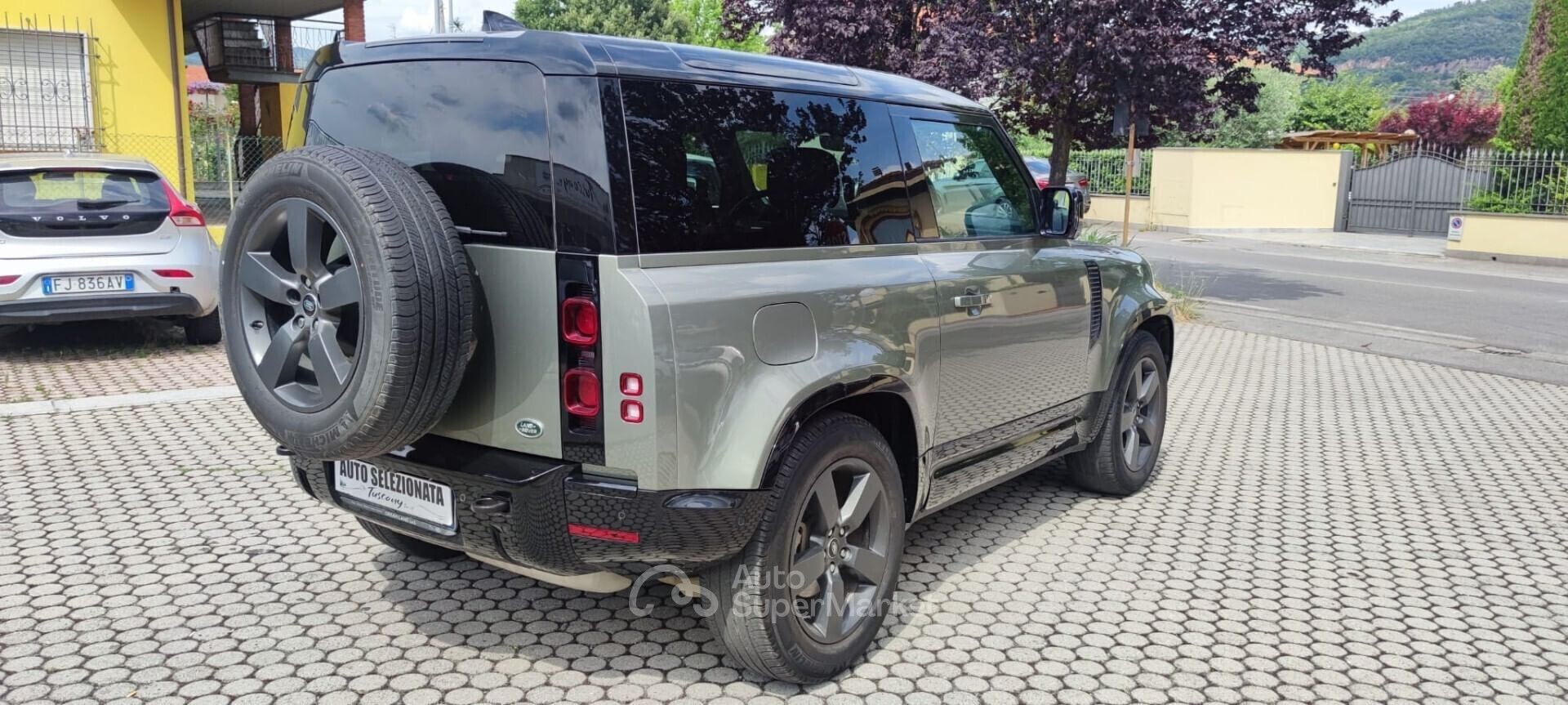 Land Rover Defender