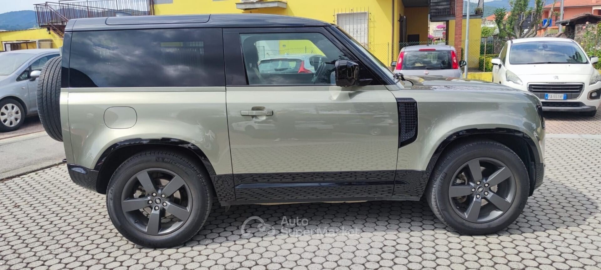 Land Rover Defender