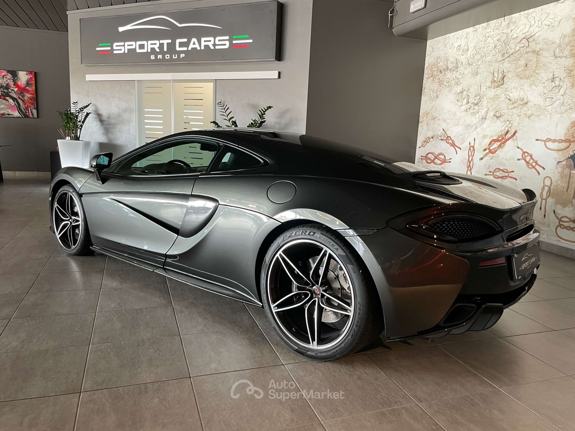 McLaren 570GT