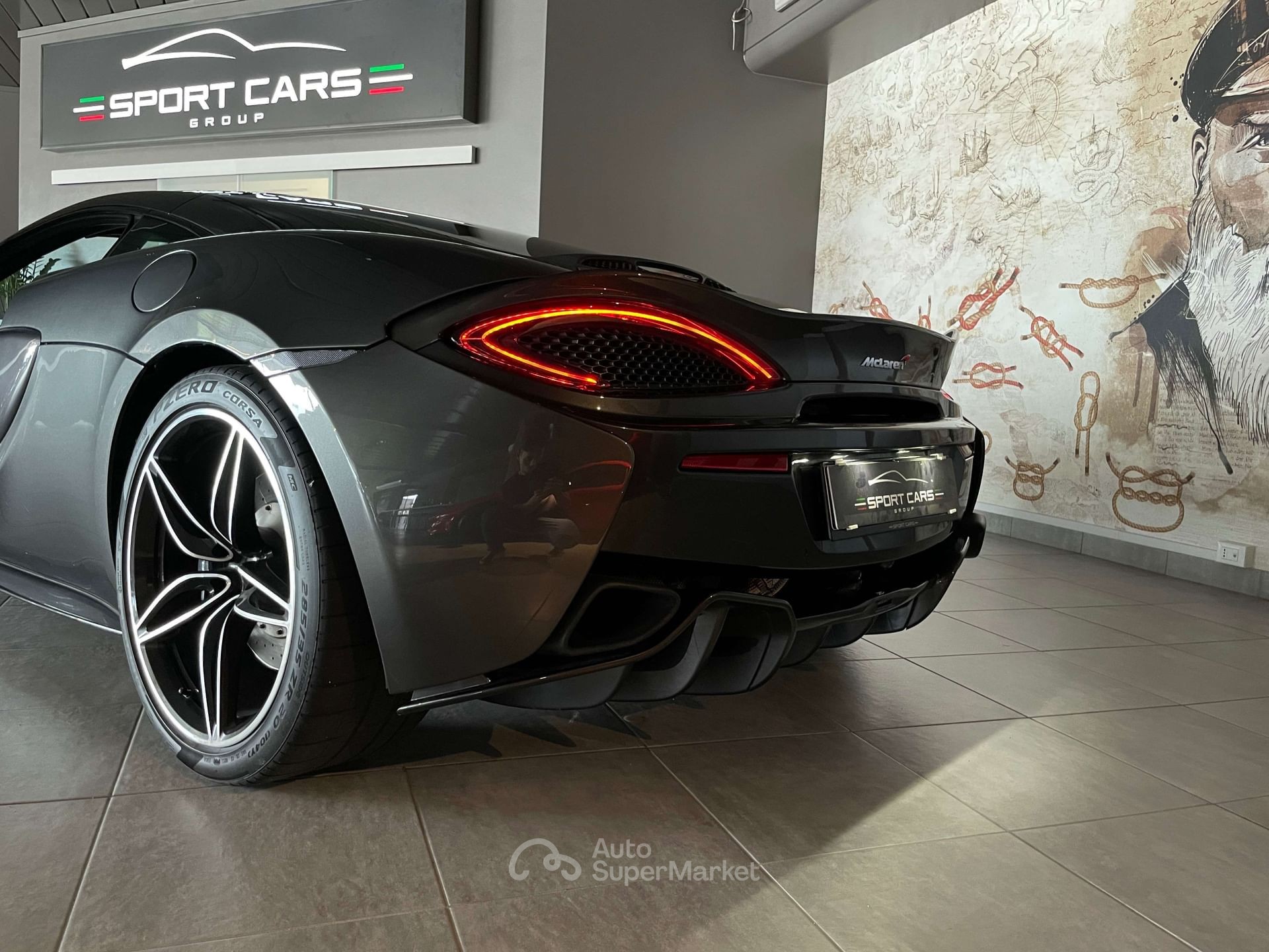 McLaren 570GT