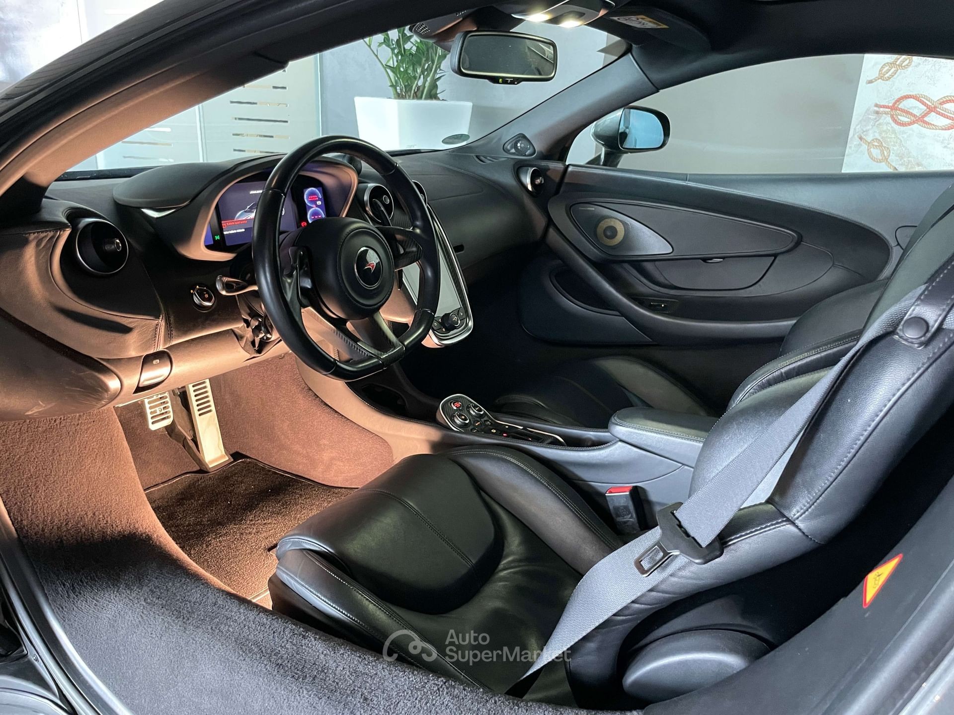 McLaren 570GT