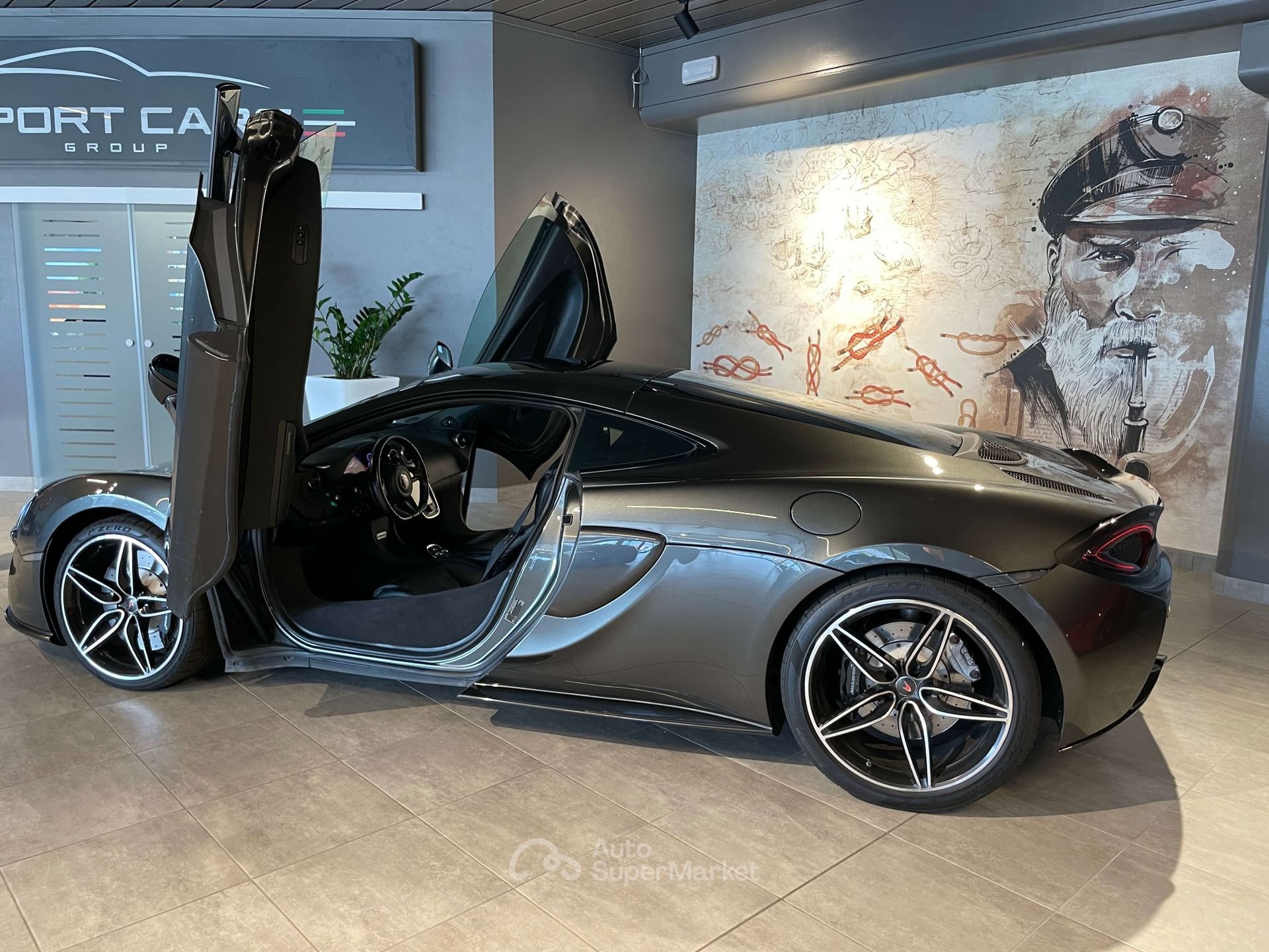McLaren 570GT