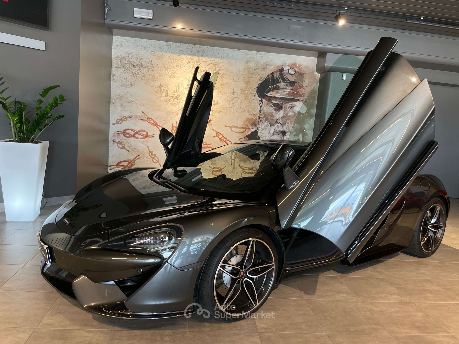 McLaren 570GT