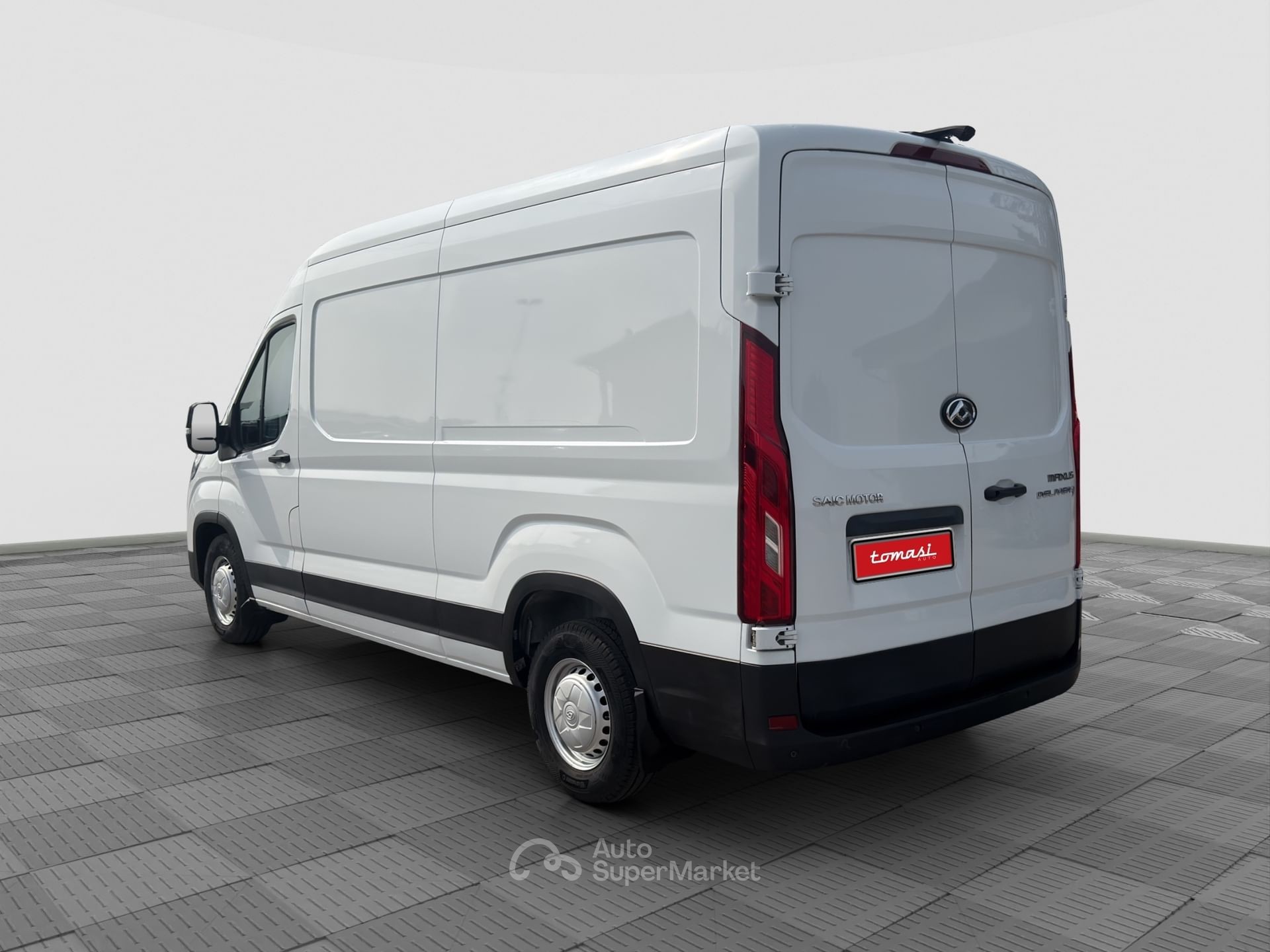 Maxus Deliver9