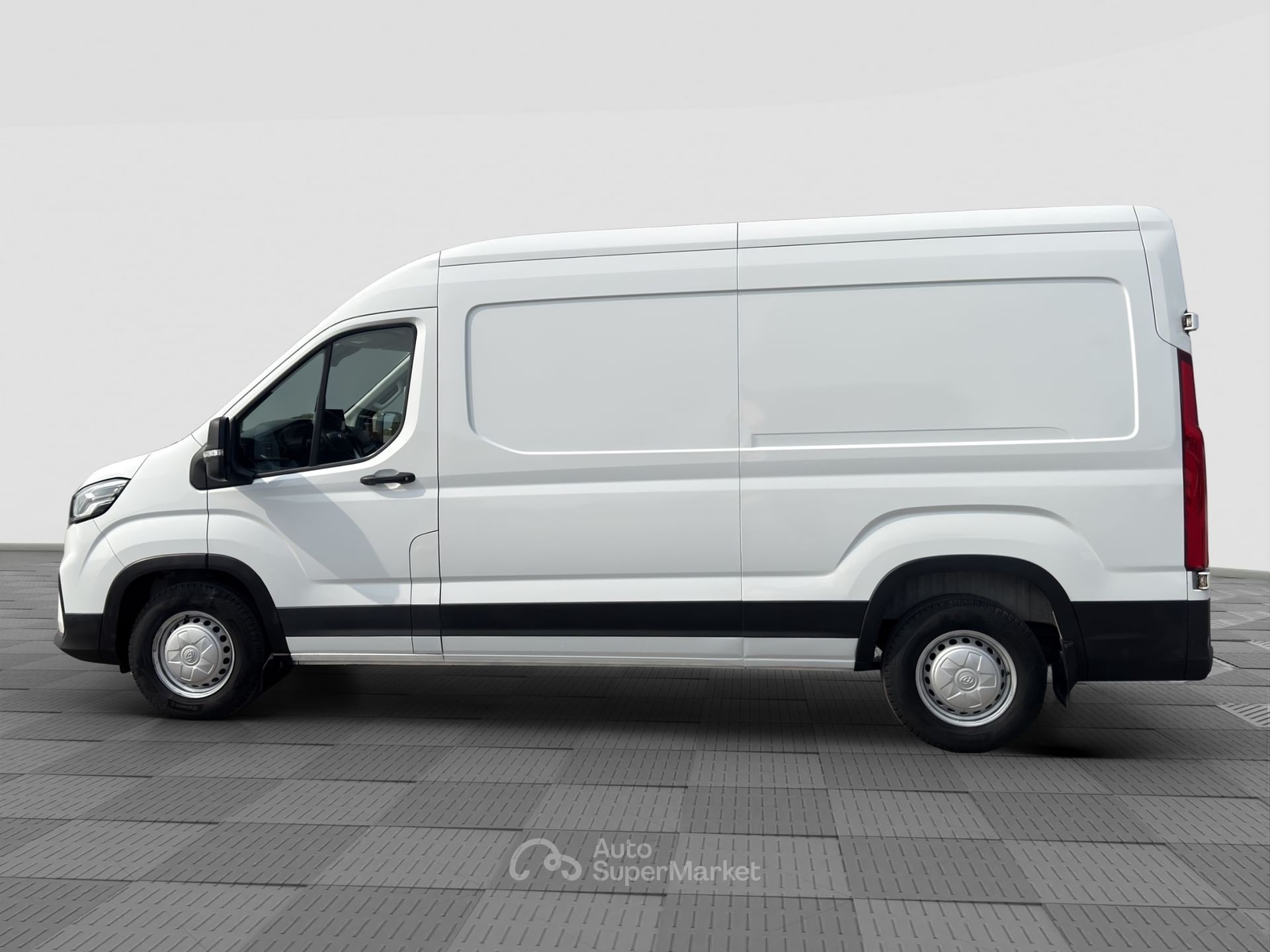 Maxus Deliver9