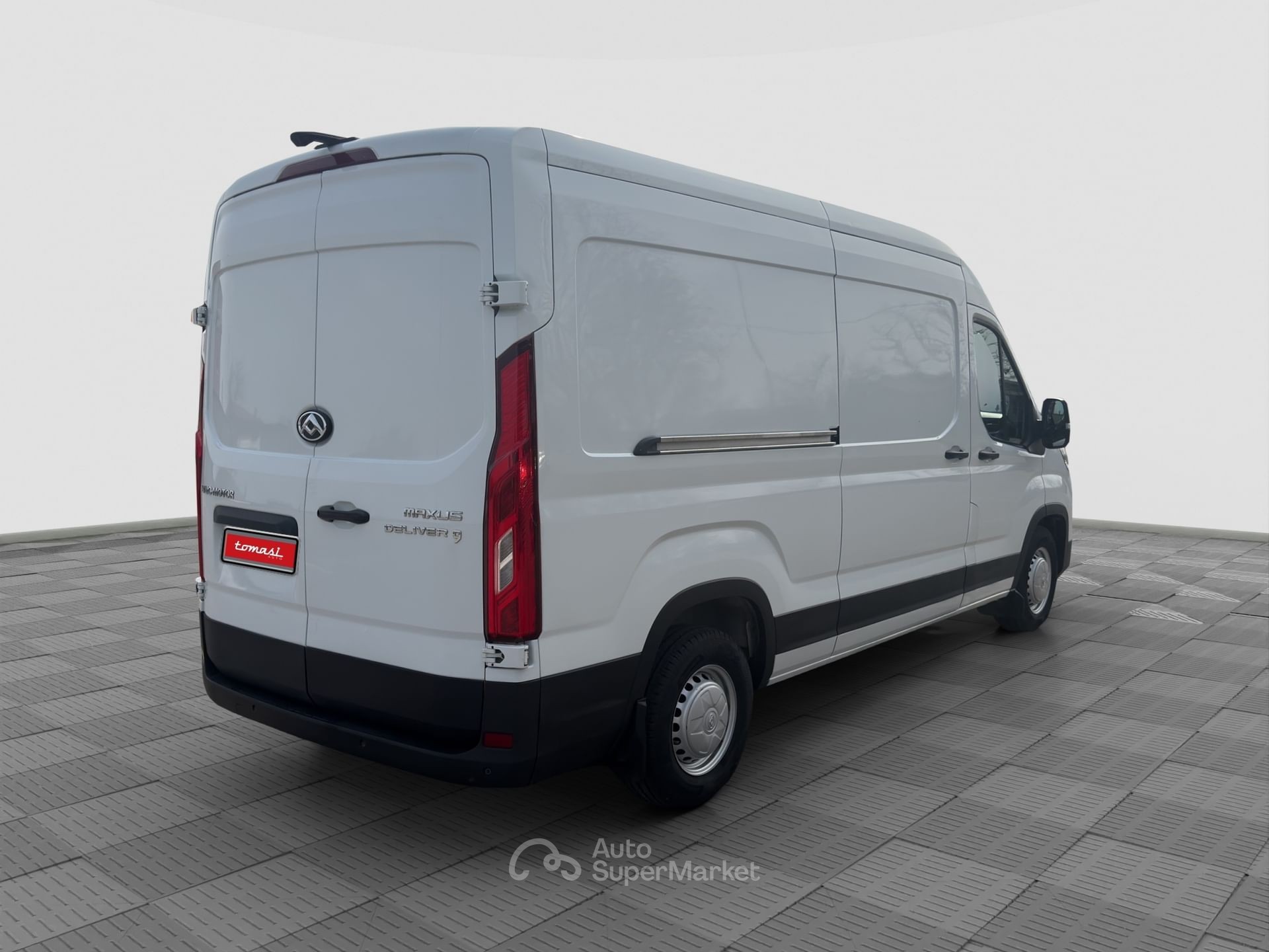 Maxus Deliver9