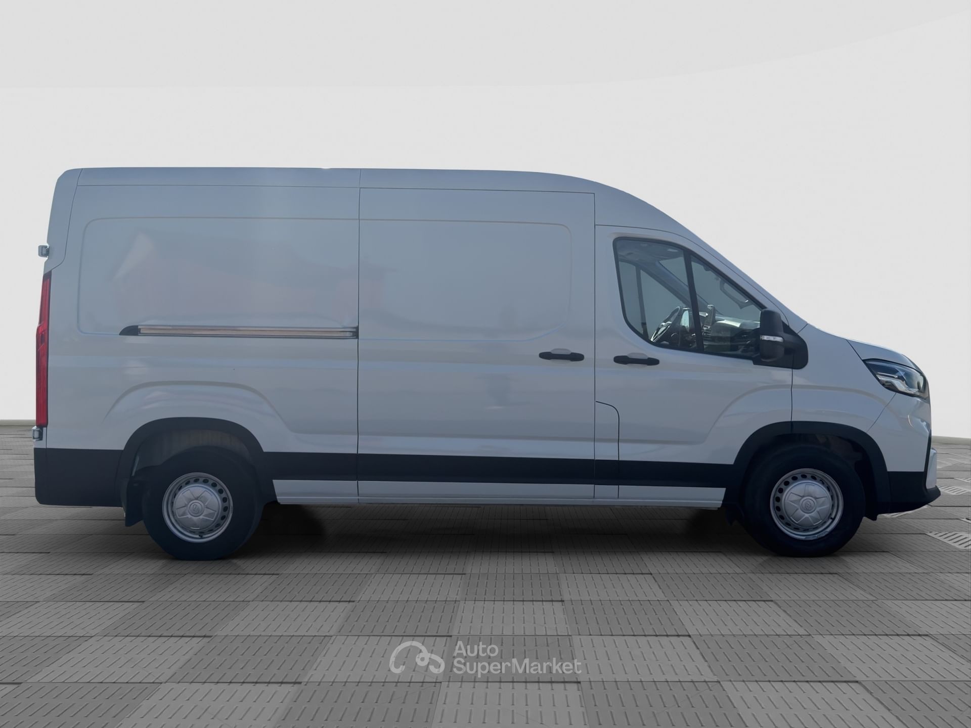 Maxus Deliver9