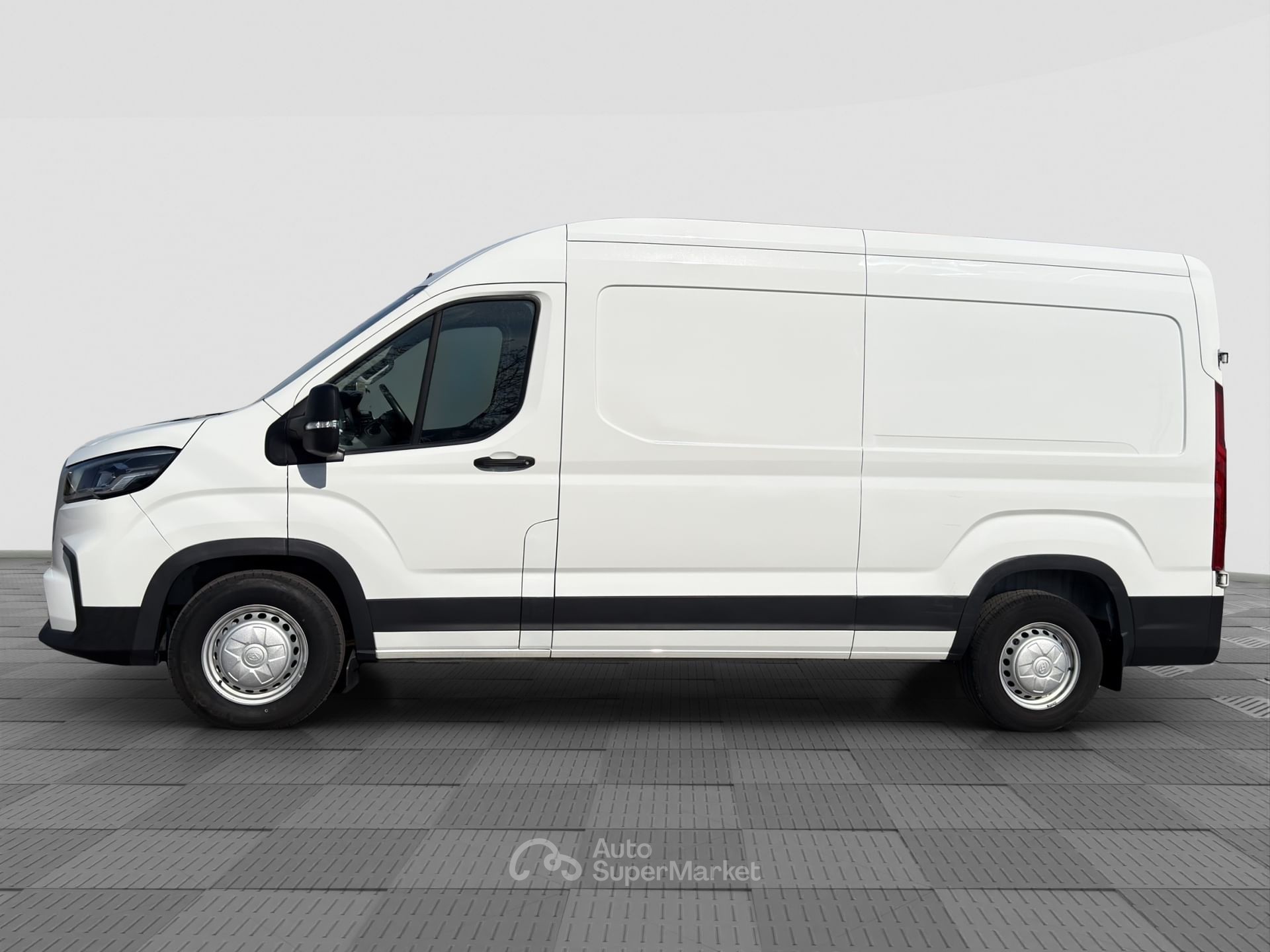 Maxus Deliver9