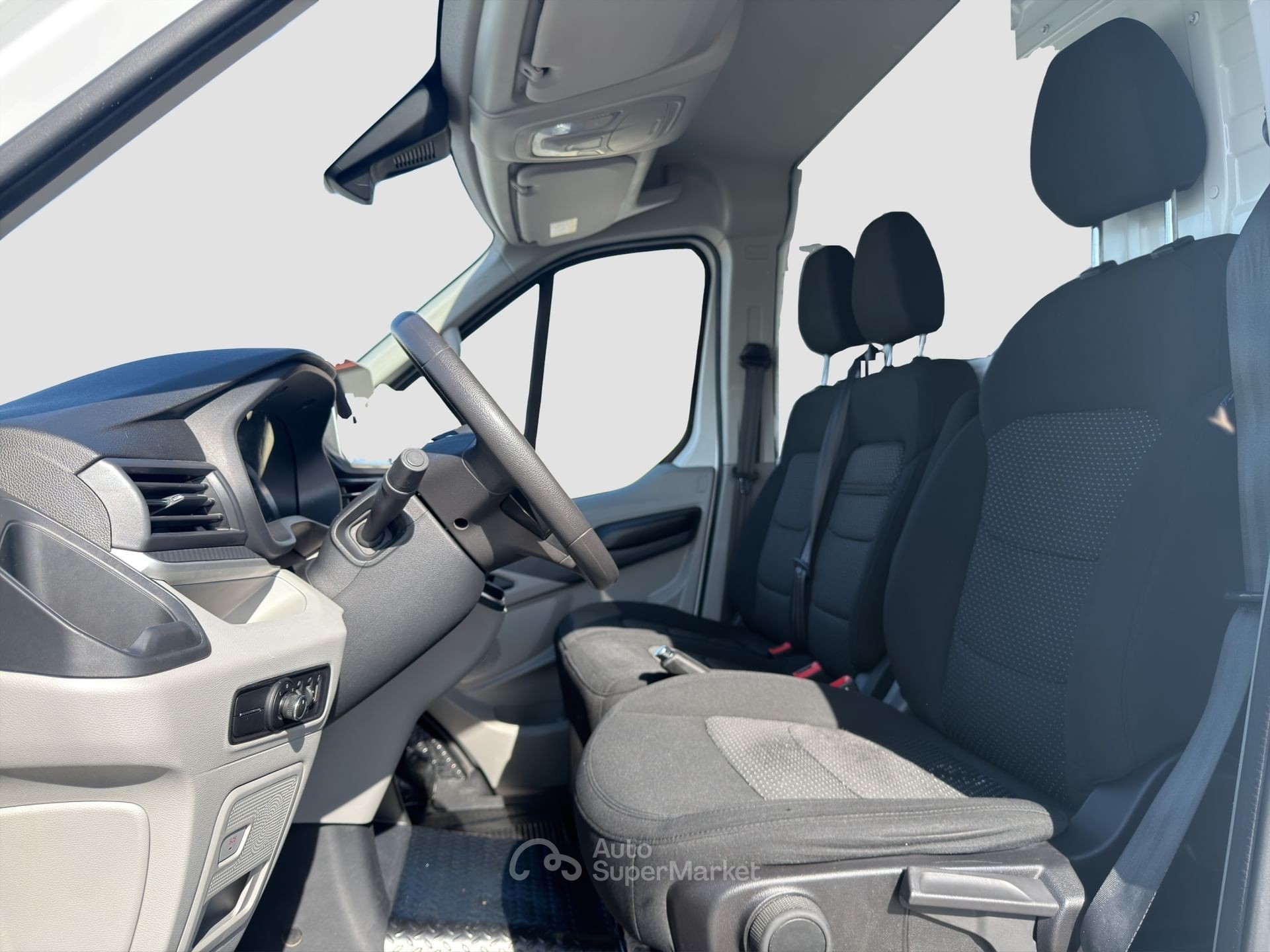 Maxus Deliver9