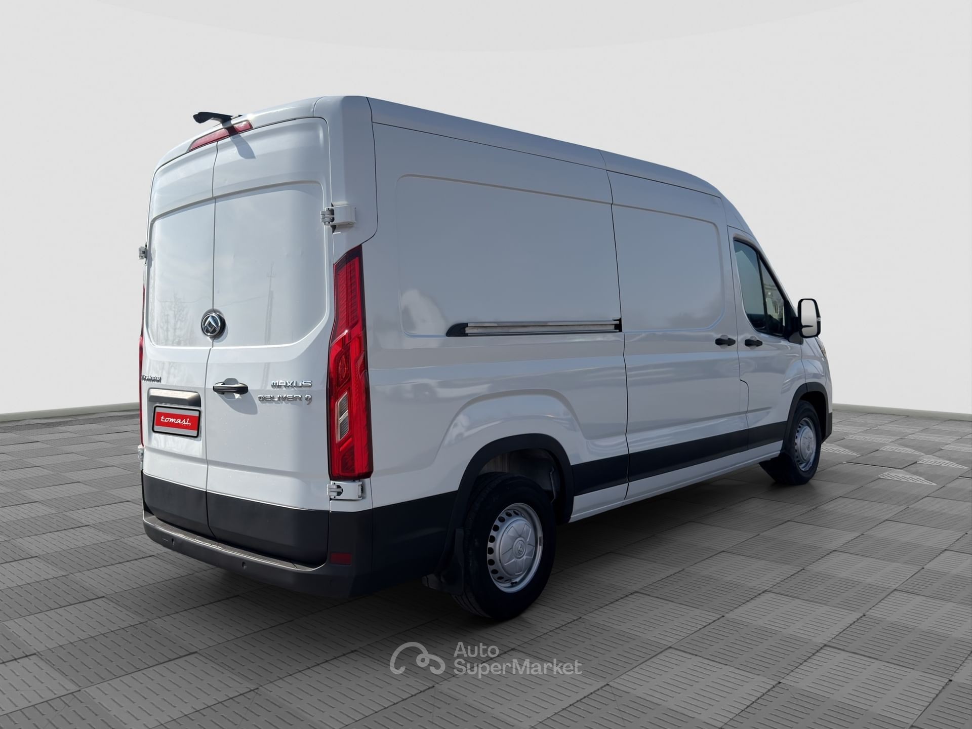 Maxus Deliver9