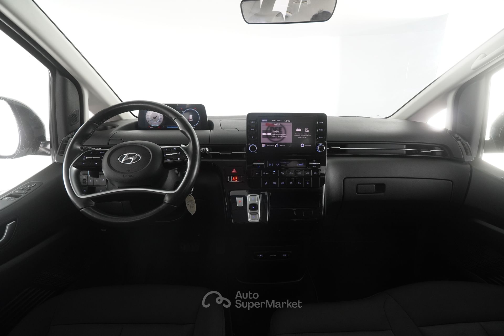 Hyundai Staria