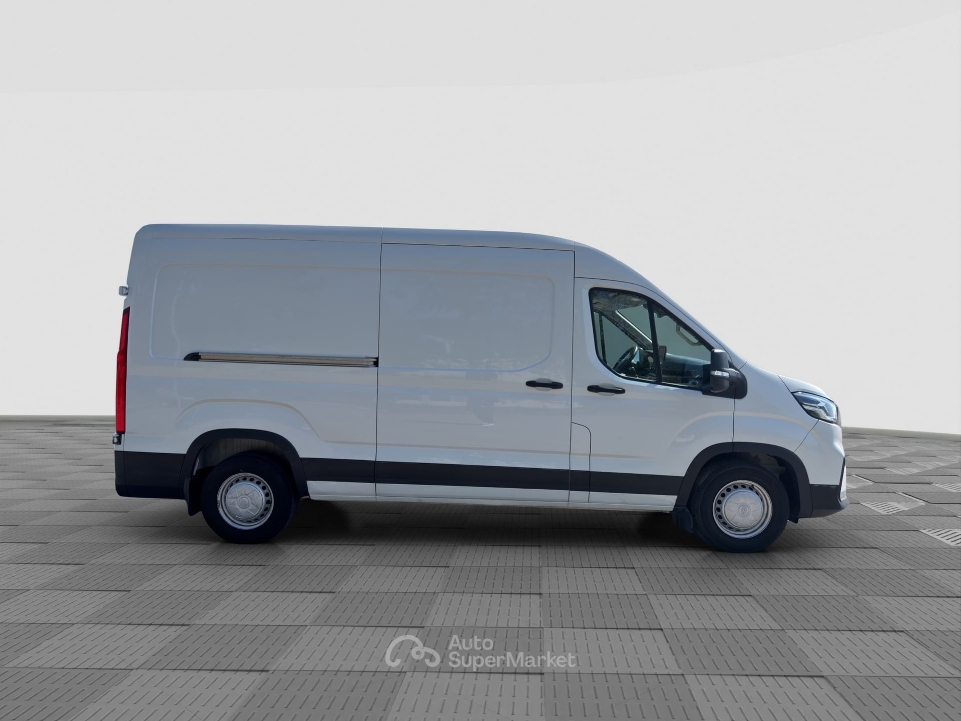 Maxus Deliver9