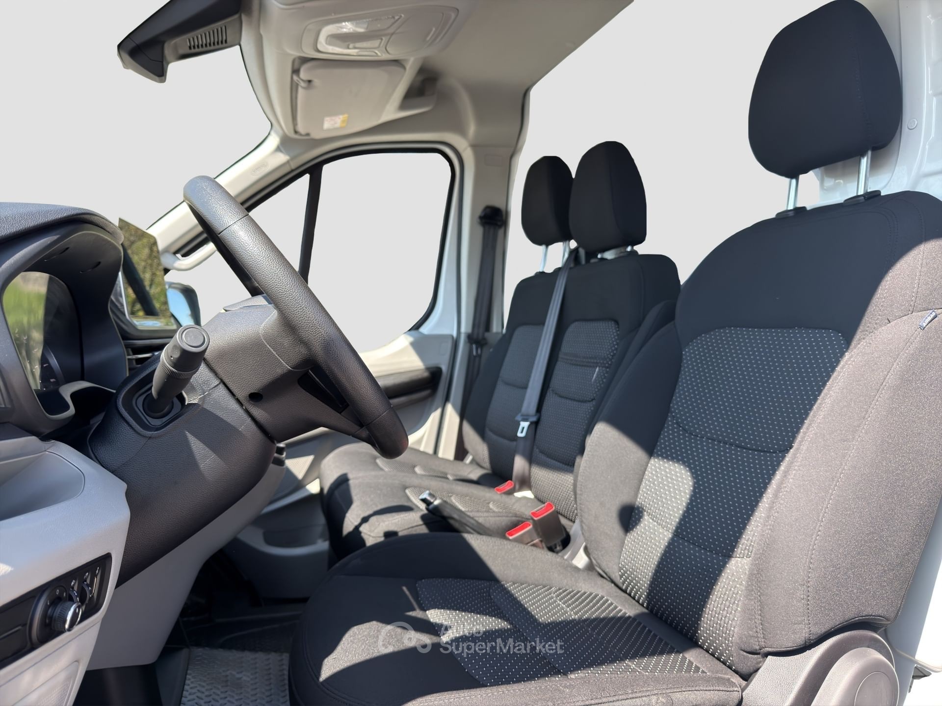 Maxus Deliver9