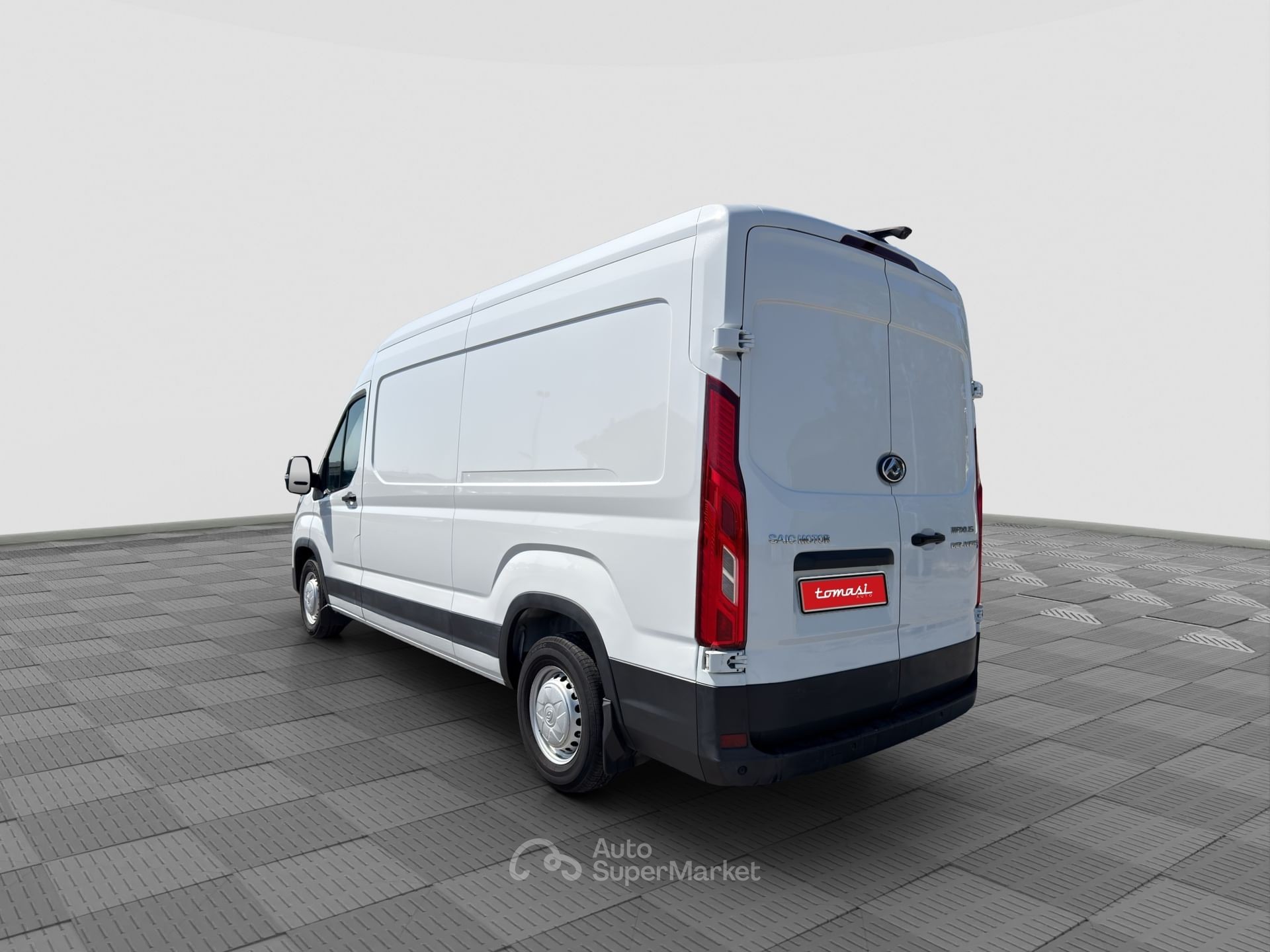 Maxus Deliver9