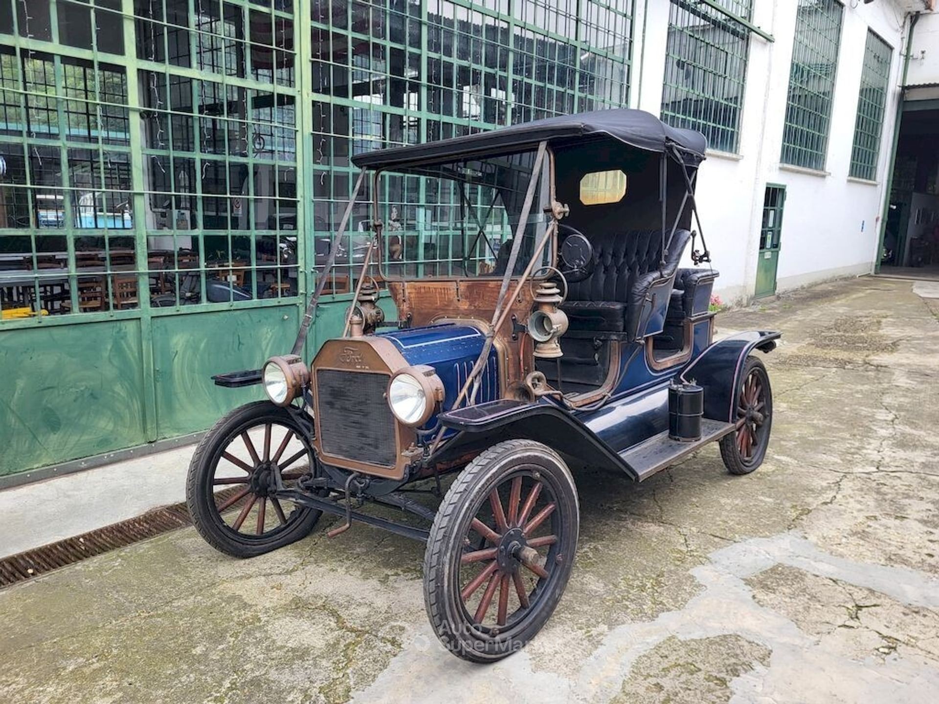 Ford Altro