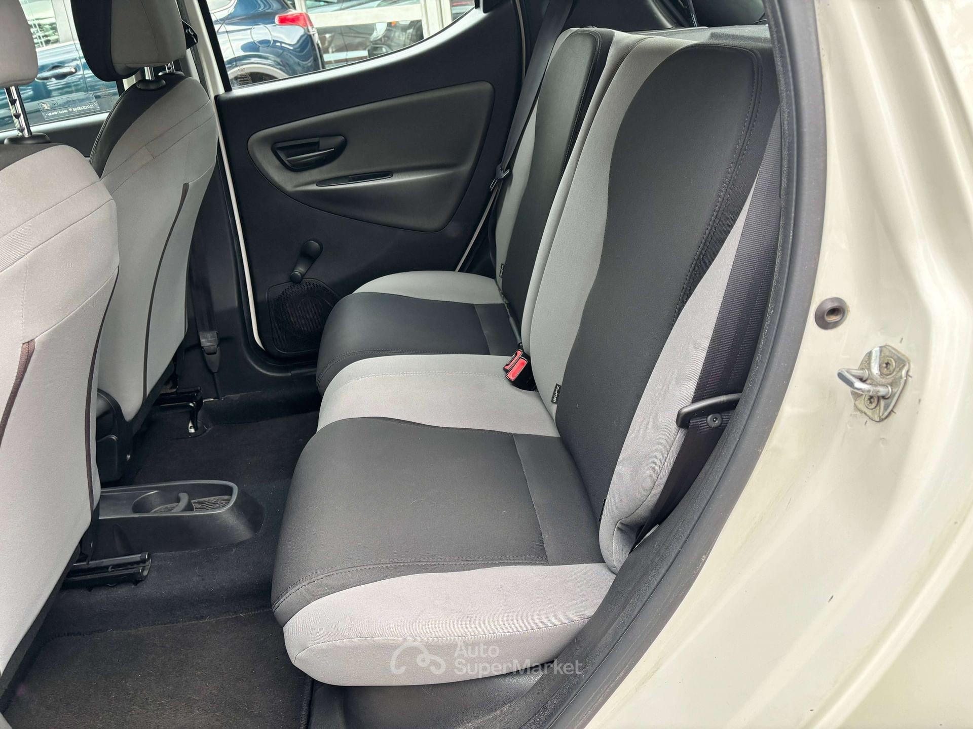 Lancia Ypsilon