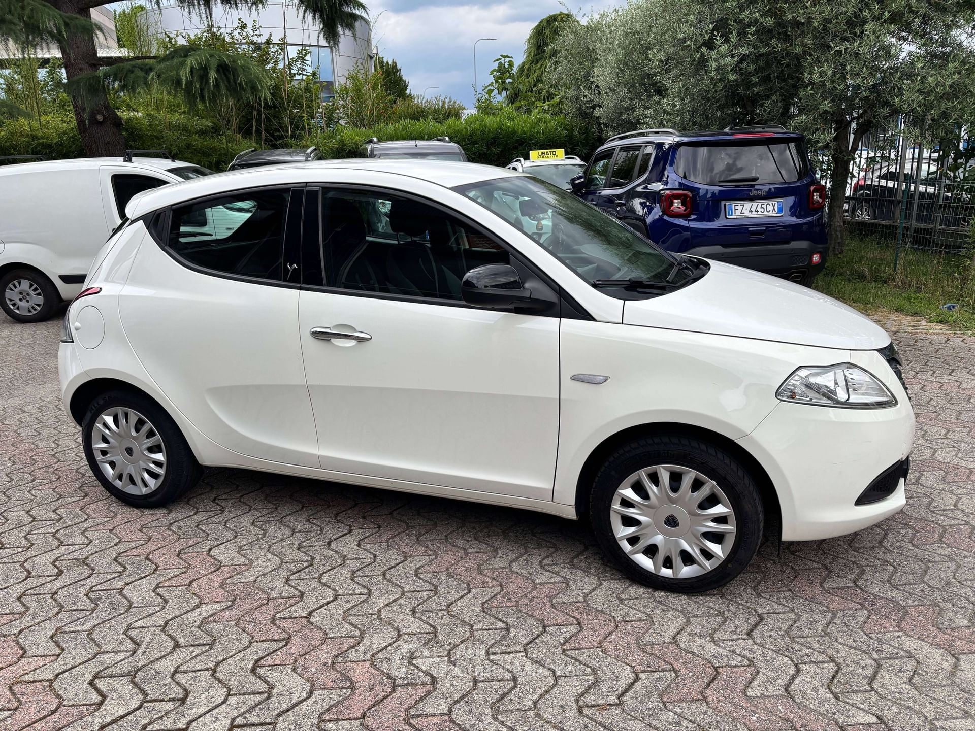 Lancia Ypsilon