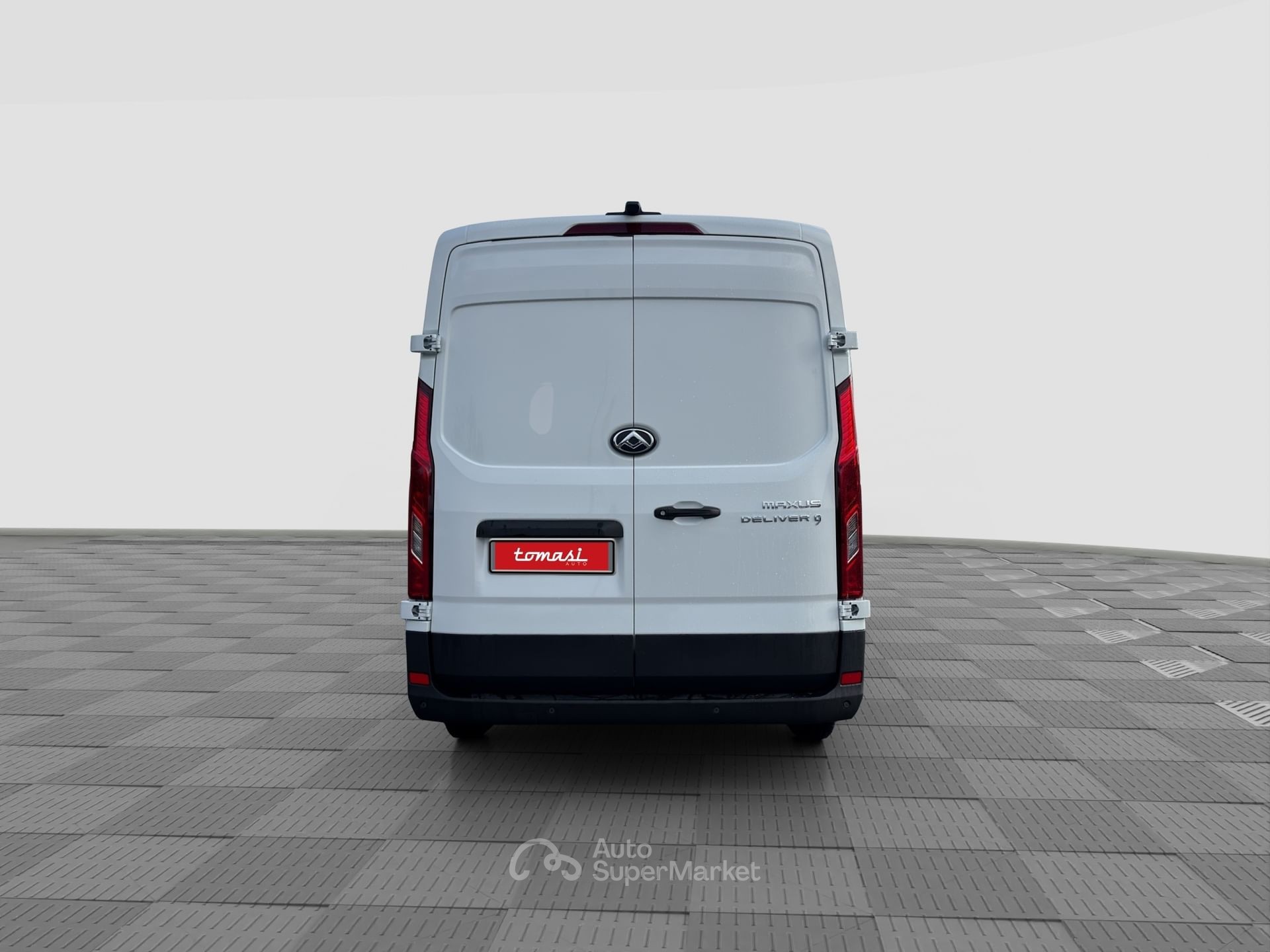 Maxus Deliver9