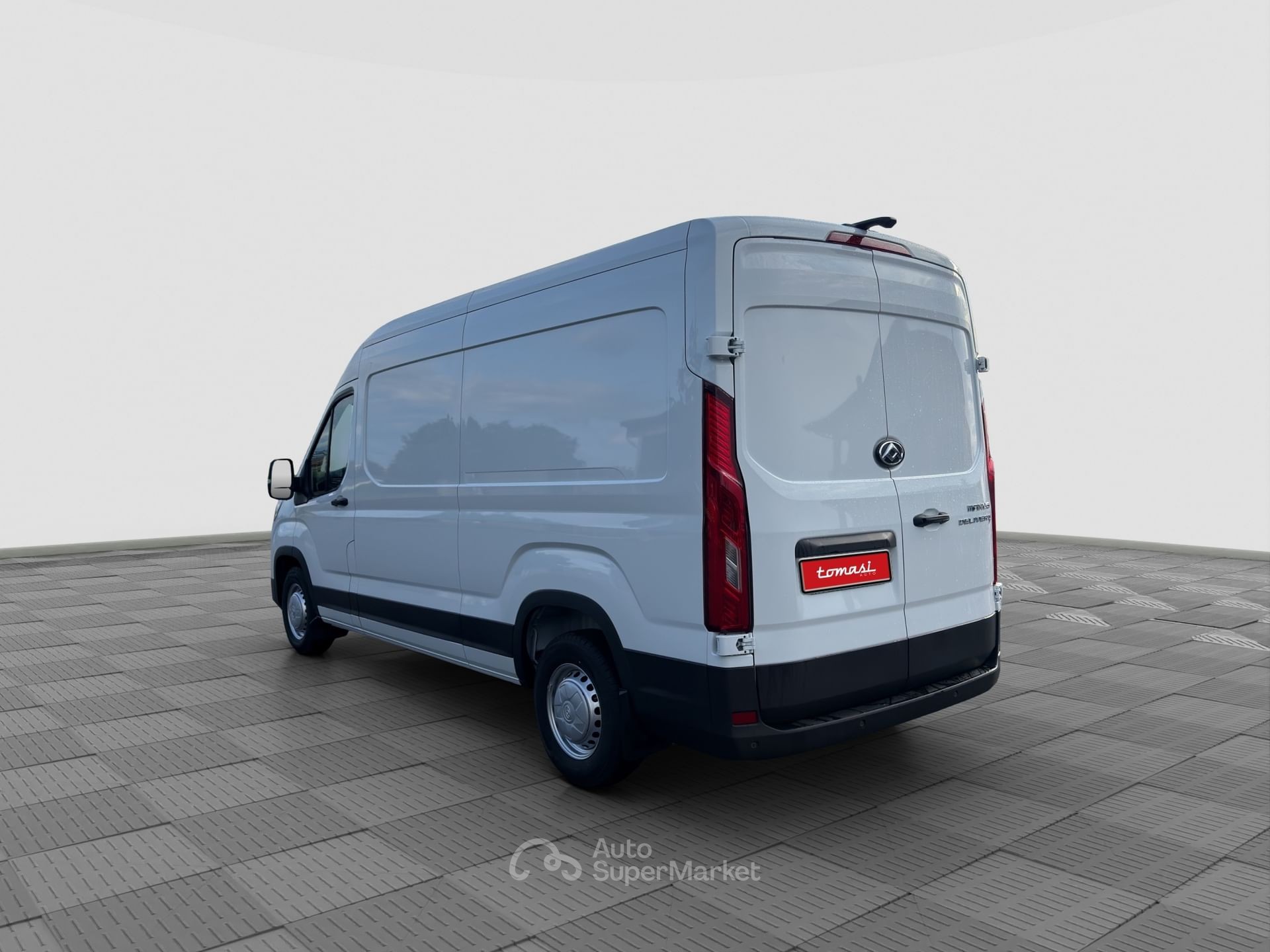 Maxus Deliver9