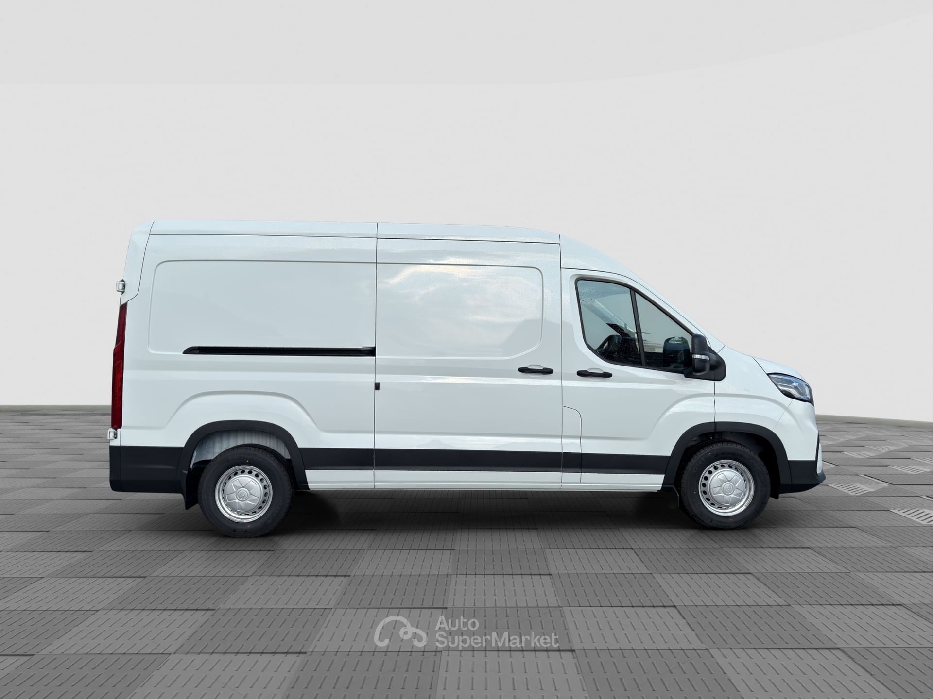 Maxus Deliver9