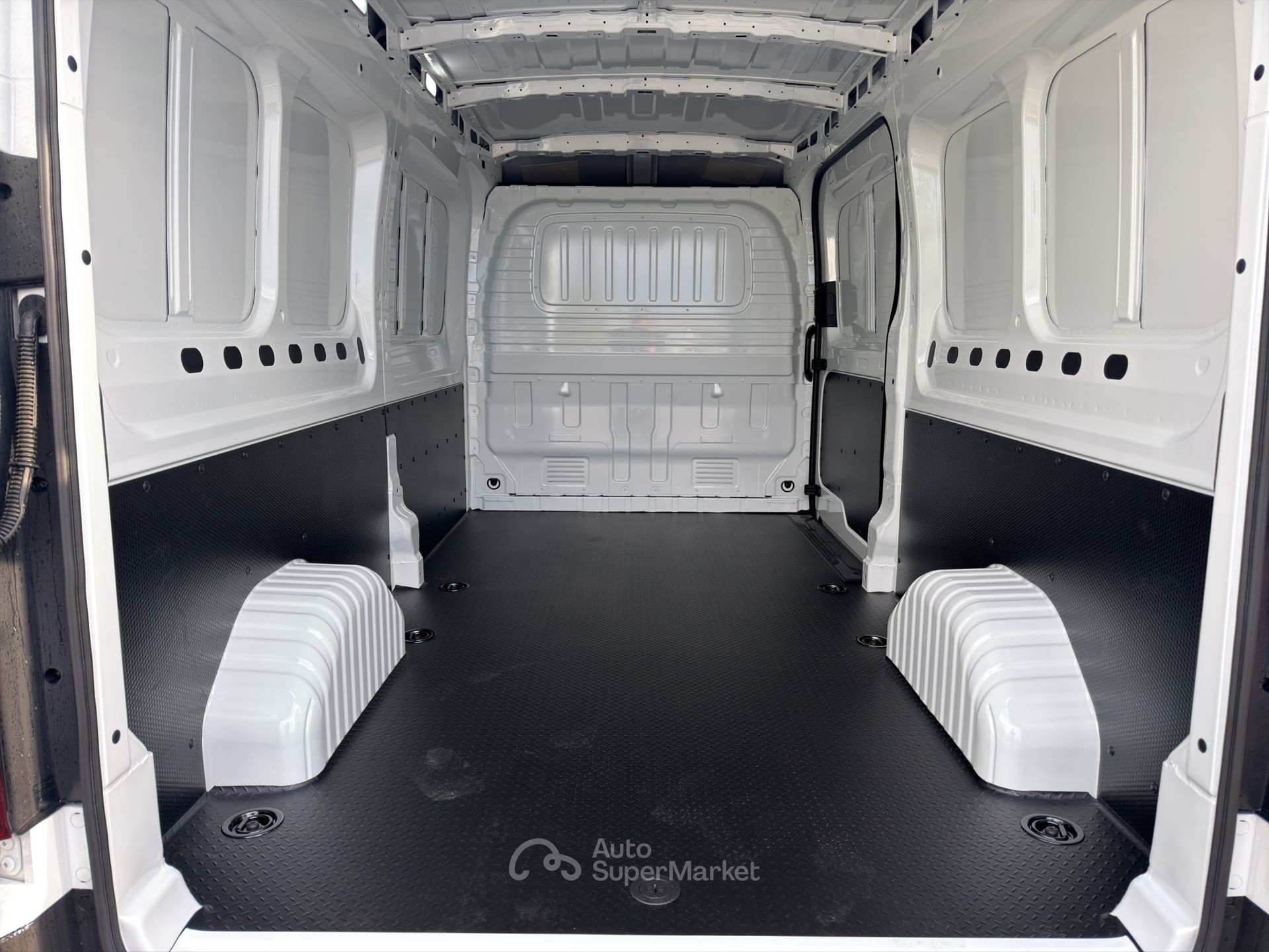 Maxus Deliver9