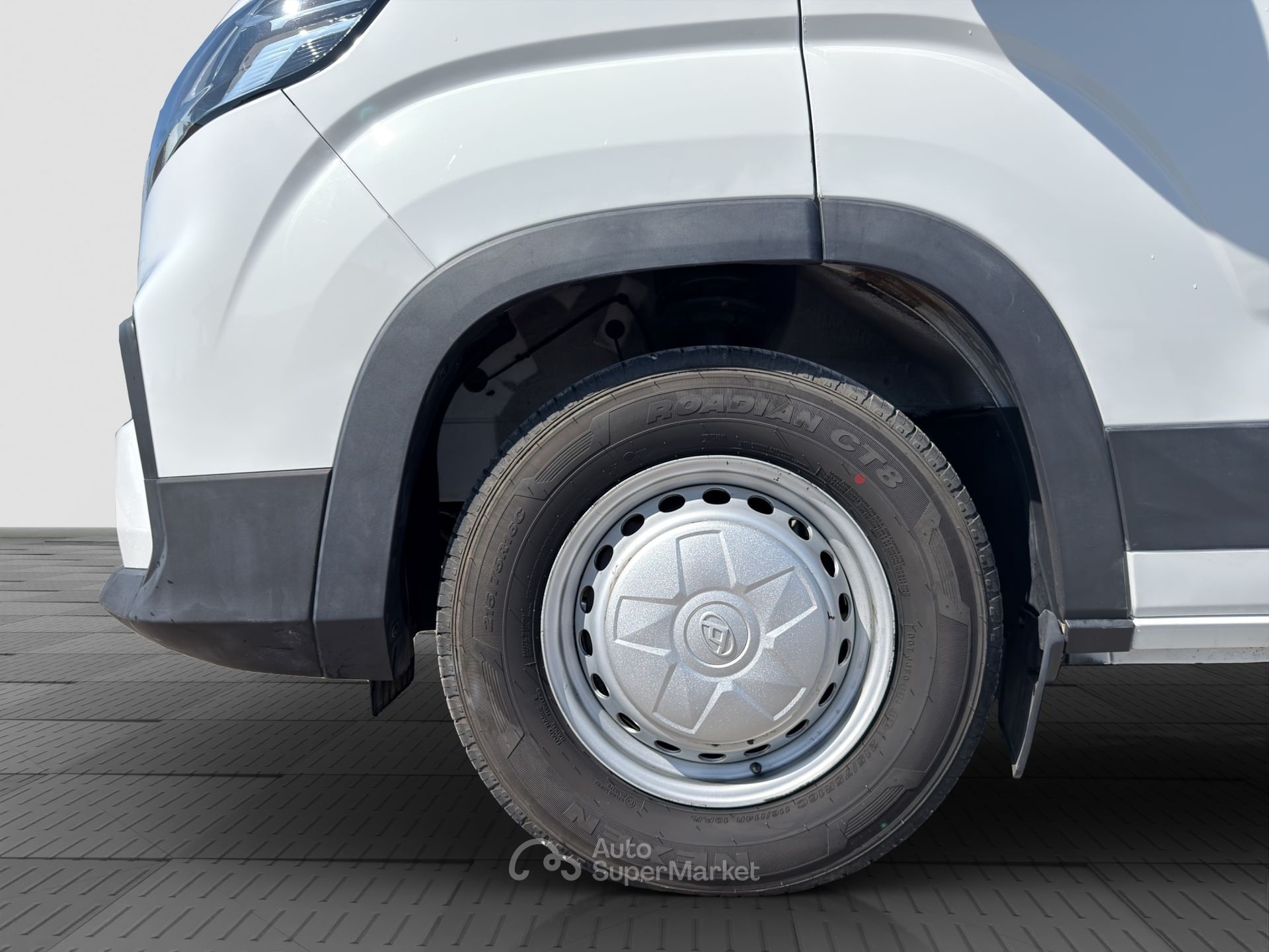 Maxus Deliver9