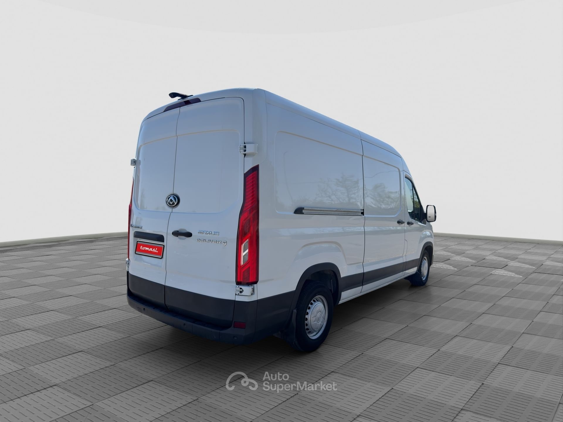 Maxus Deliver9