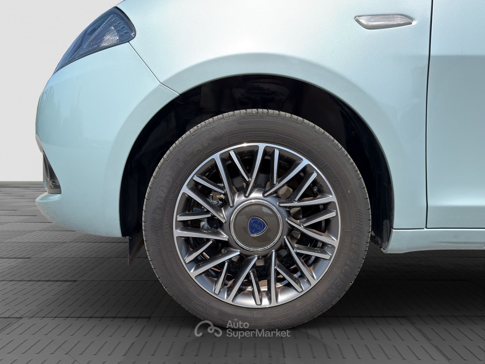 Lancia Ypsilon
