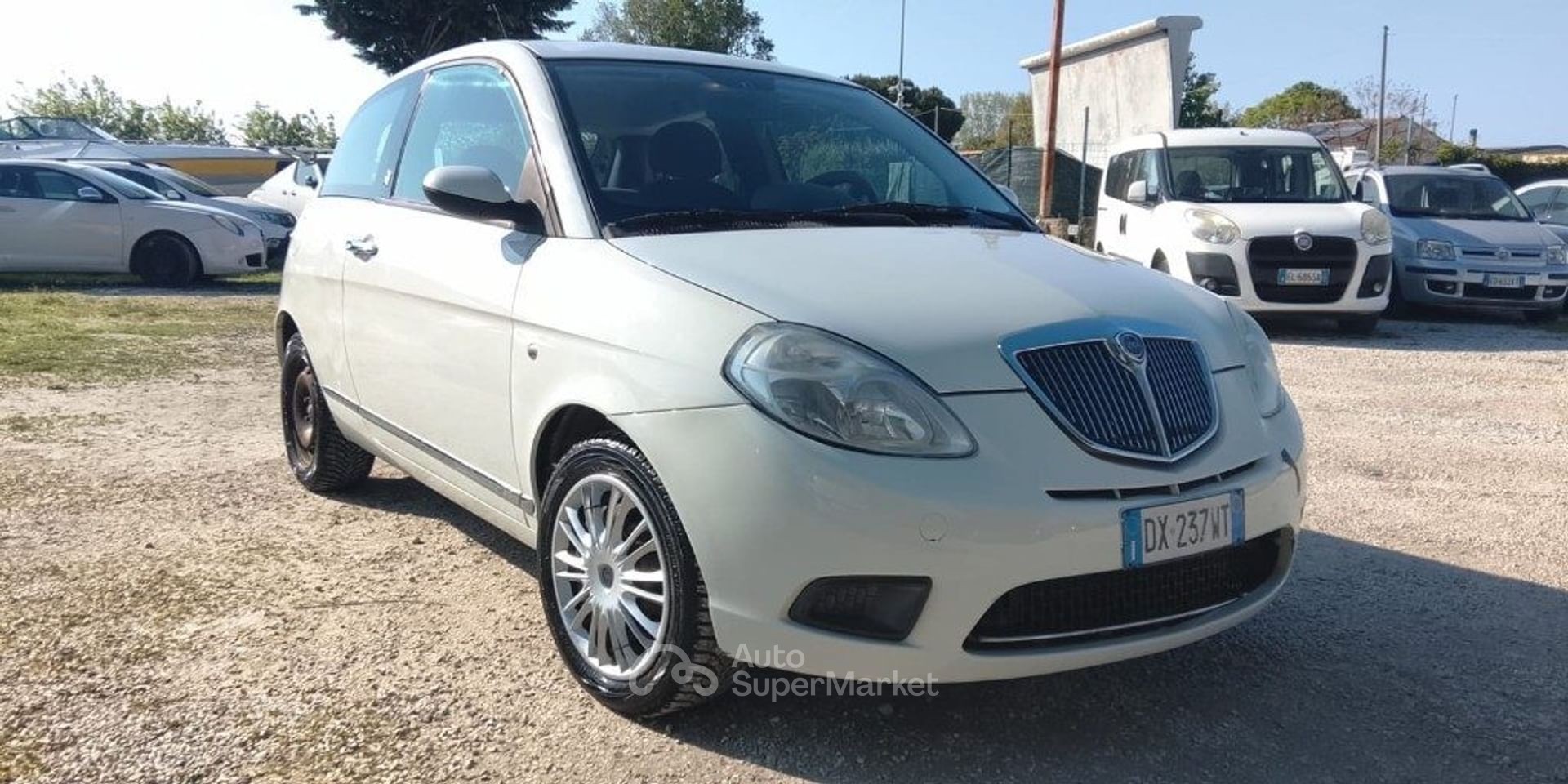 Lancia Ypsilon